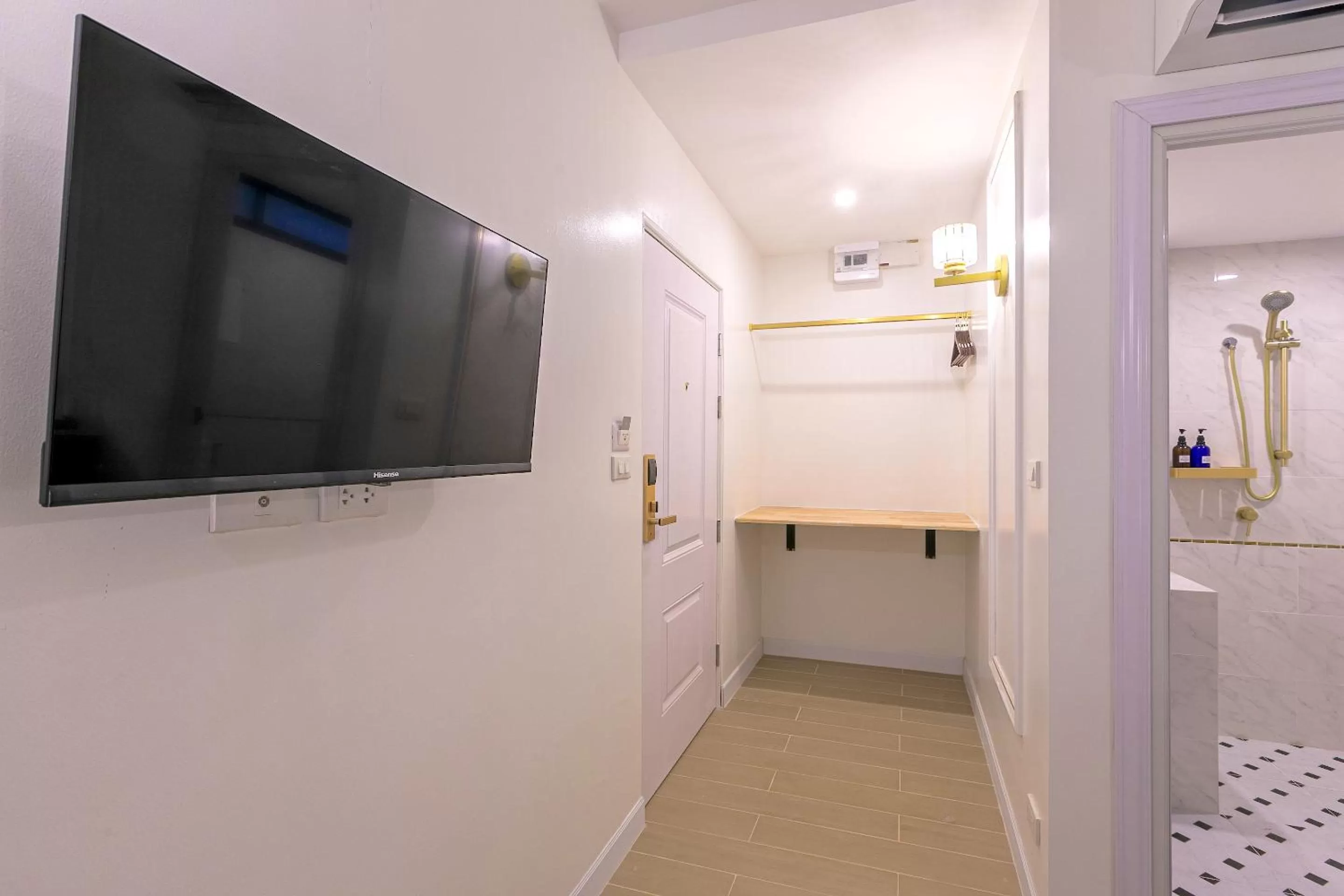 TV and multimedia in Rose Apple Hotel