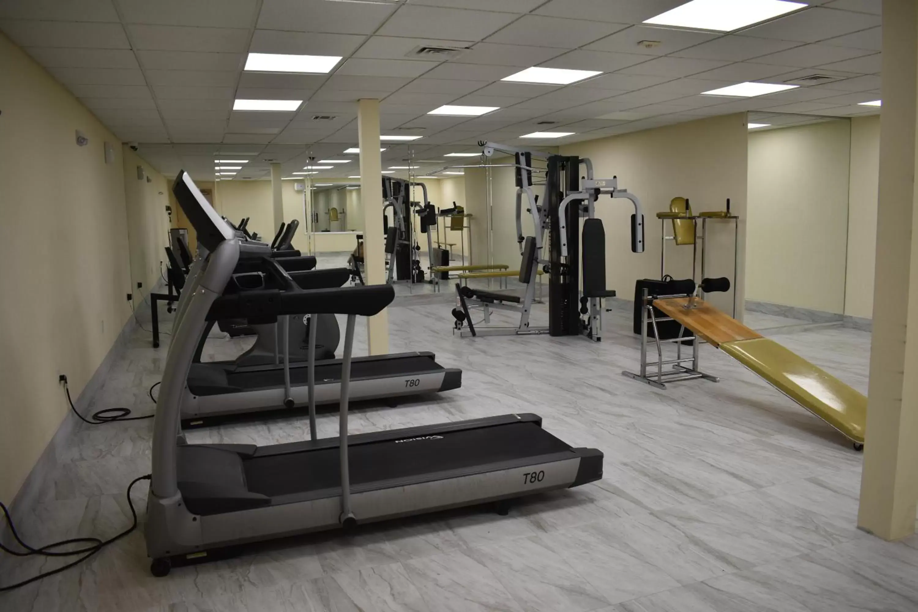 Fitness centre/facilities in East Norwich Inn Fitness centre/facilities in East Norwich Inn