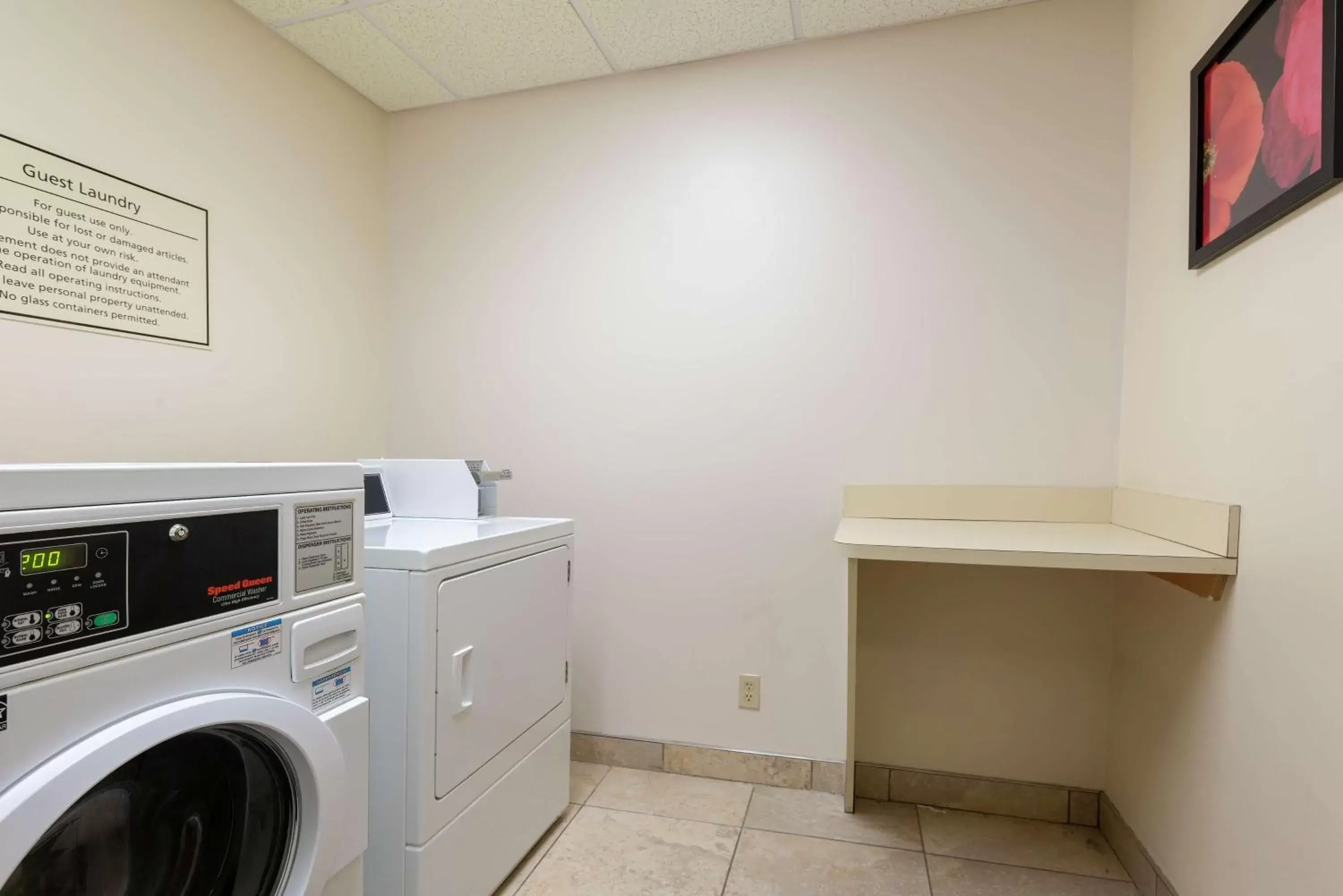 Property building, Bathroom in Hampton Inn Kent/Akron Area