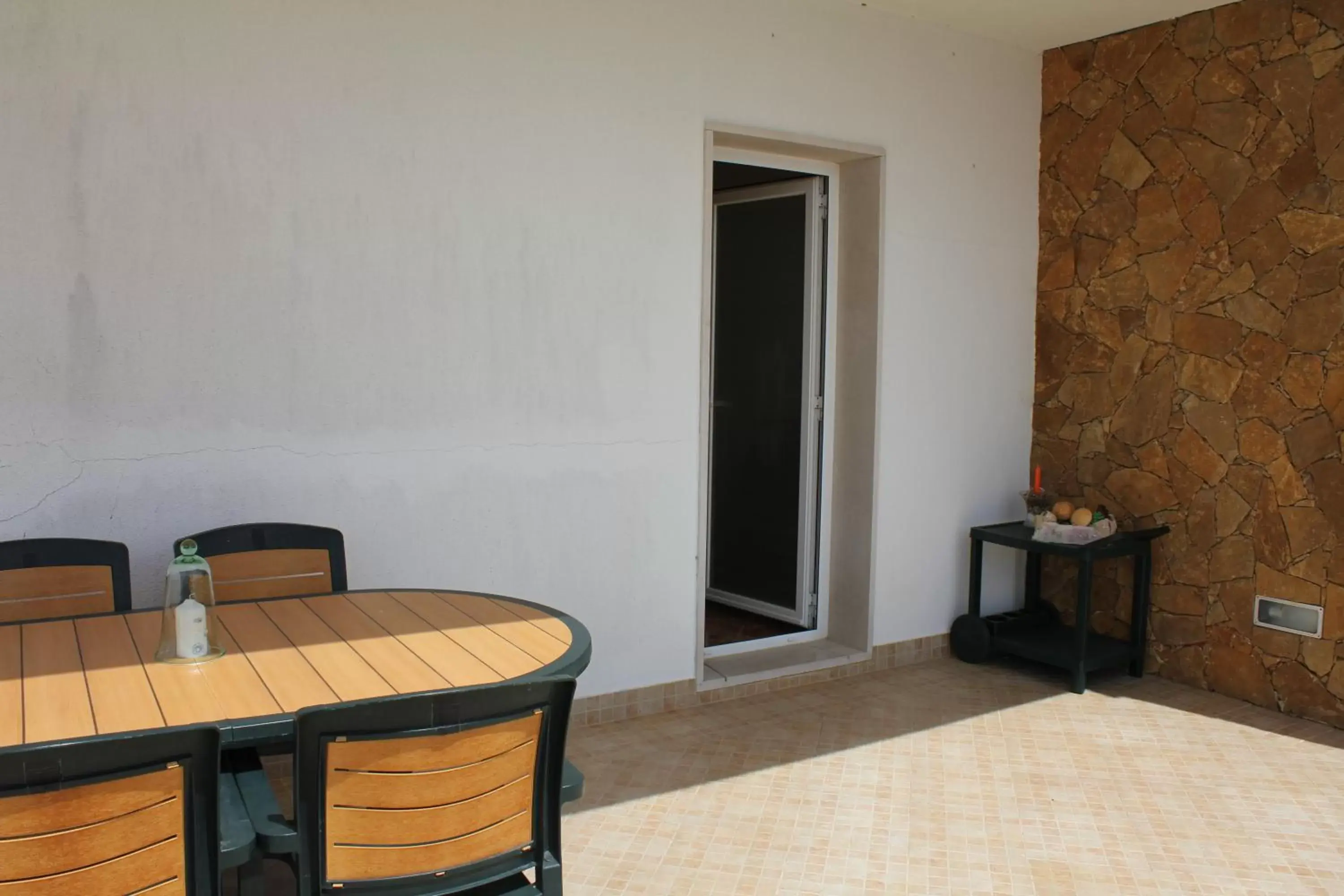 Balcony/Terrace, Dining Area in Serra e Mar