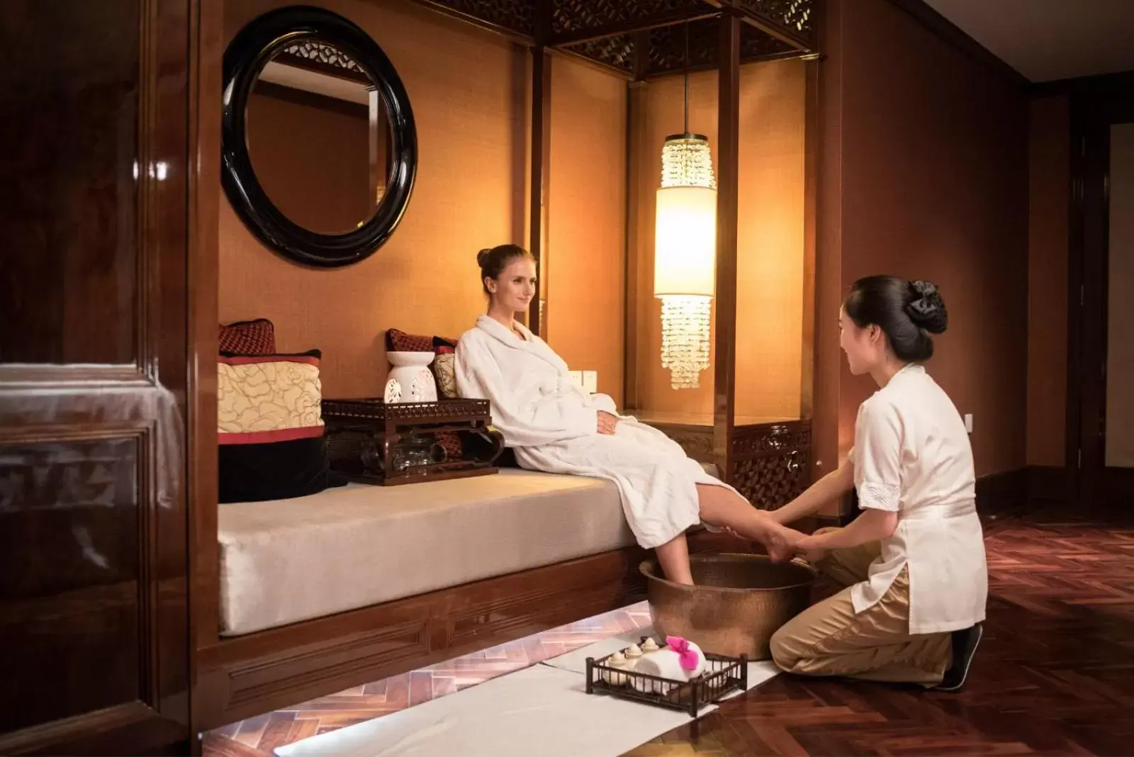 Massage in Fairmont Peace Hotel On the Bund (Start your own story with the BUND)