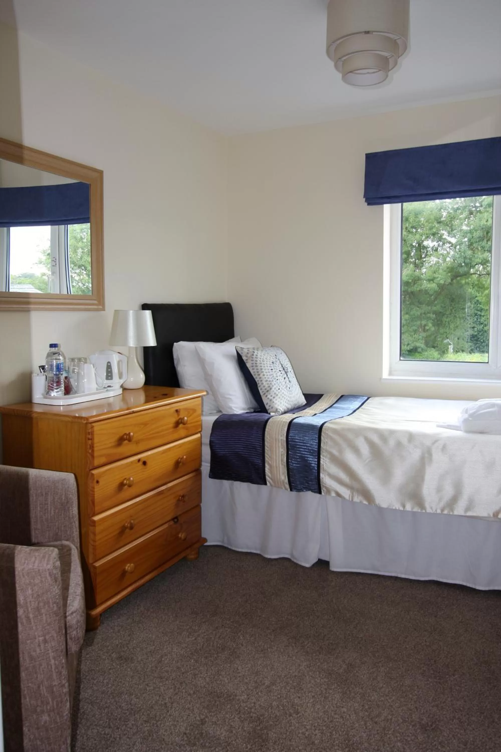 Single Room in Broadwell Guest House