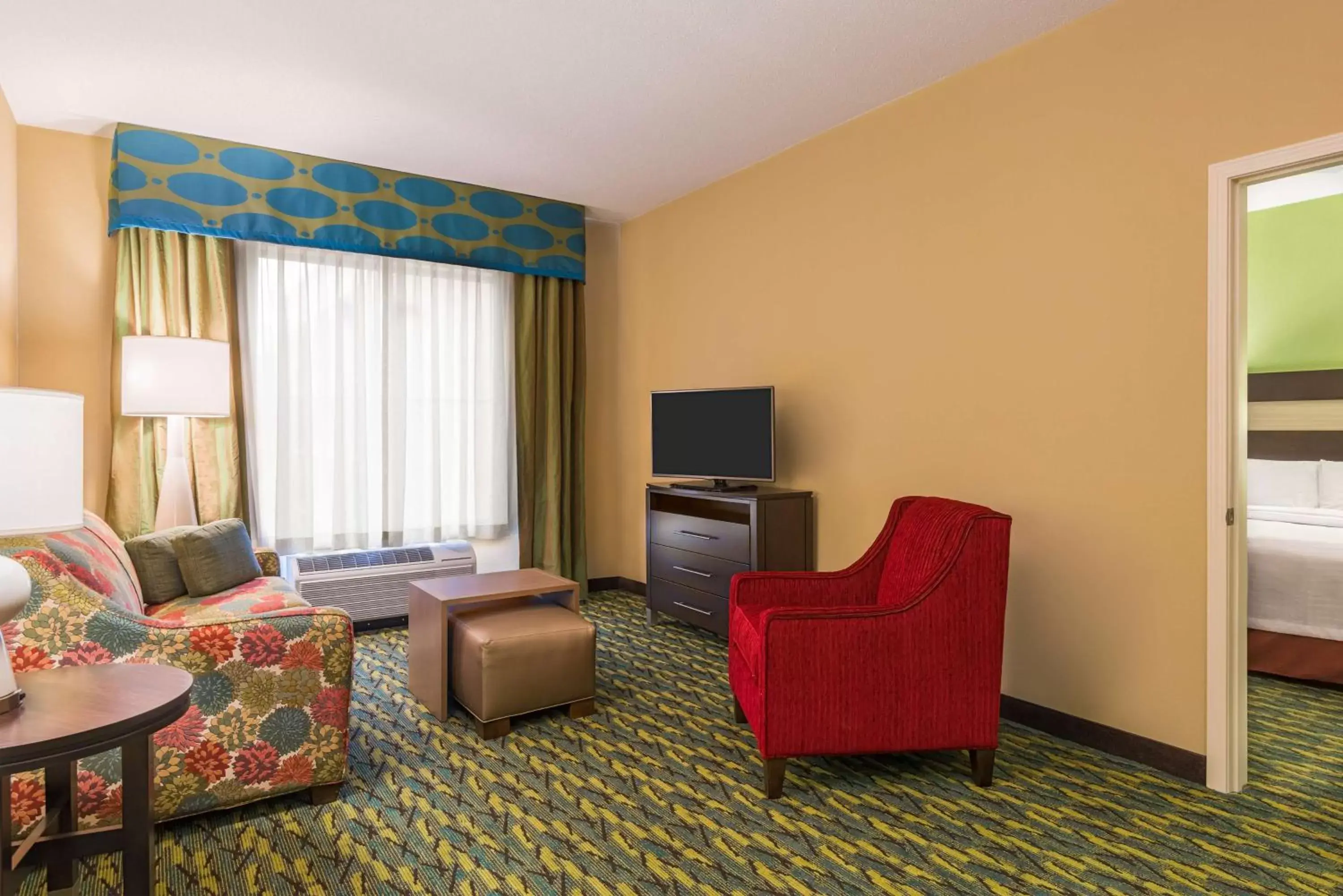 Bed, Seating Area in Homewood Suites by Hilton Little Rock Downtown