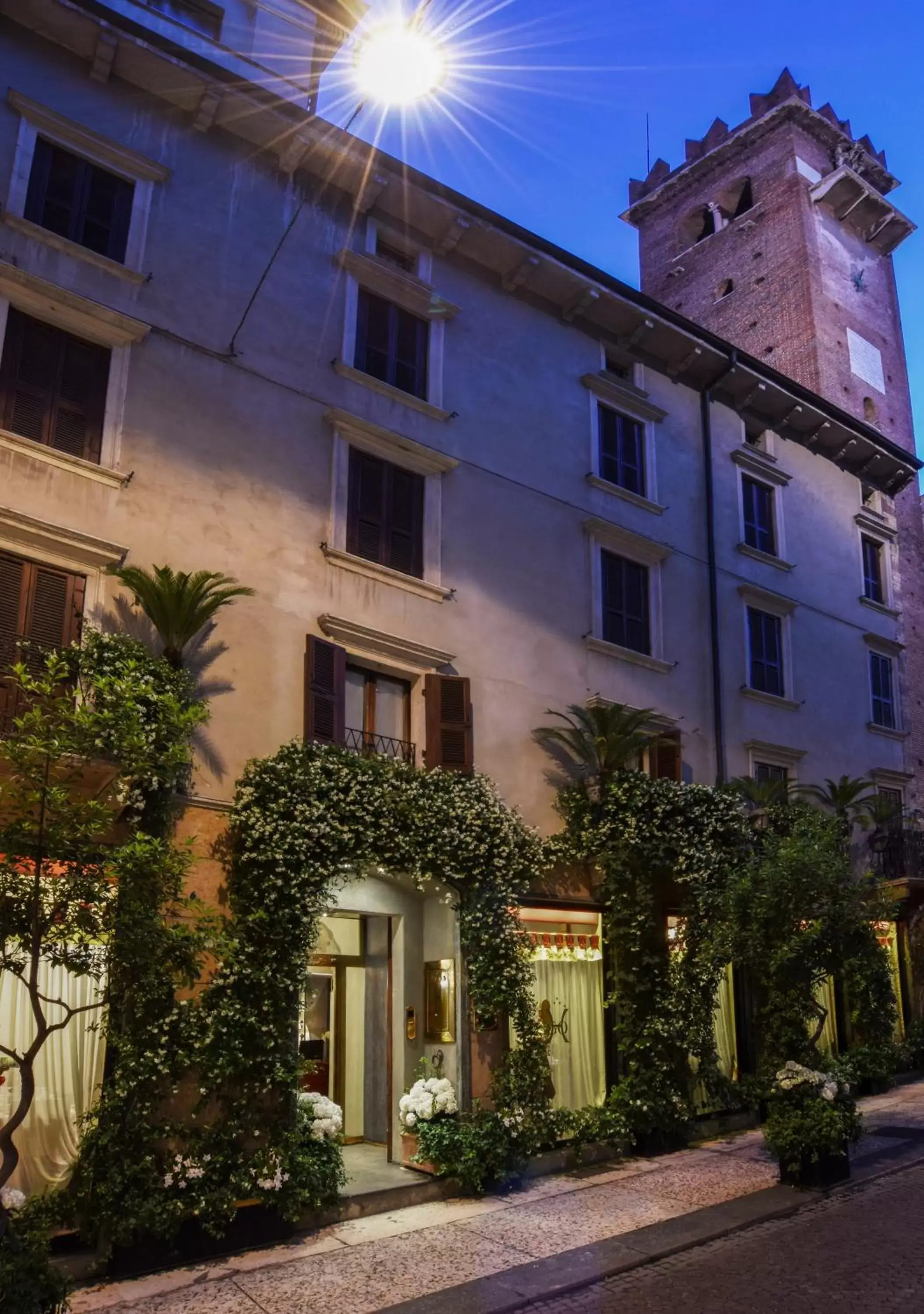 Facade/entrance, Property Building in Hotel Gabbia D'Oro