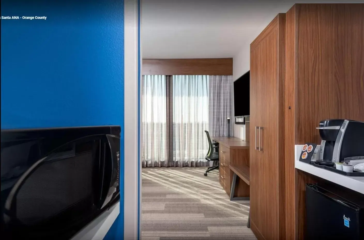 TV and multimedia, TV/Entertainment Center in Holiday Inn Express & Suites Santa Ana - Orange County, an IHG Hotel