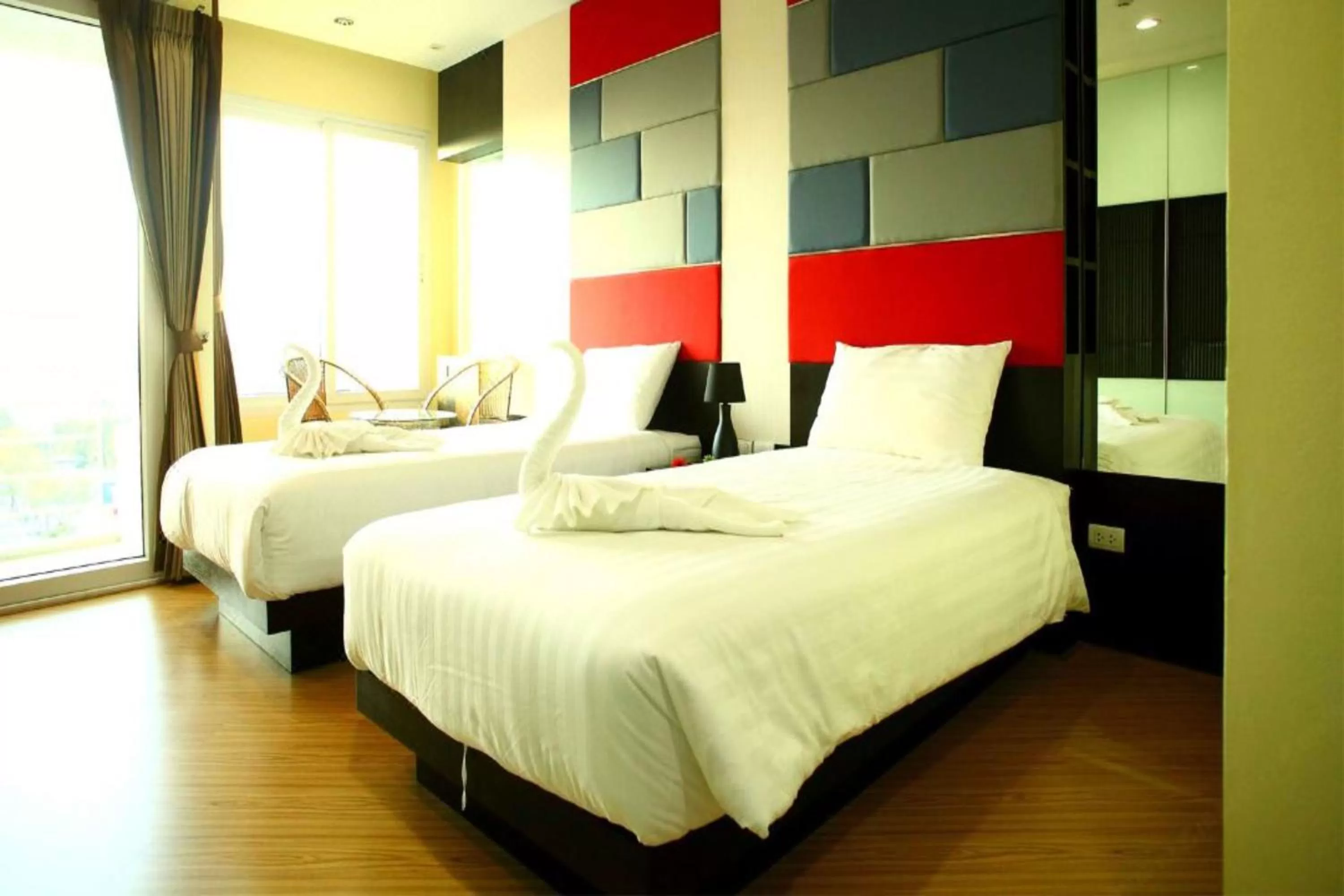 Superior Twin Room in The Sunreno Hotel Bangkok