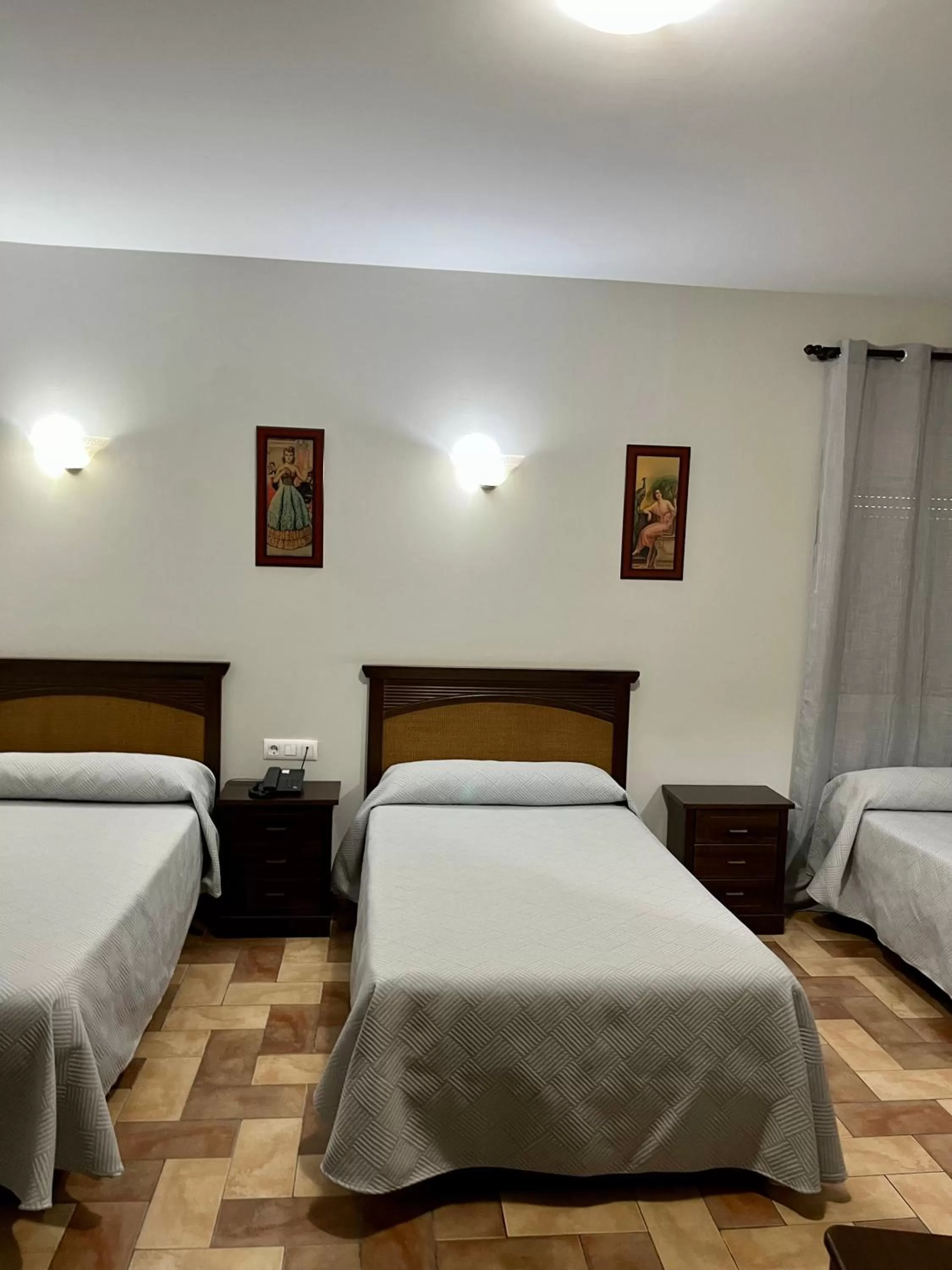 Photo of the whole room, Bed in Hotel Cervantes