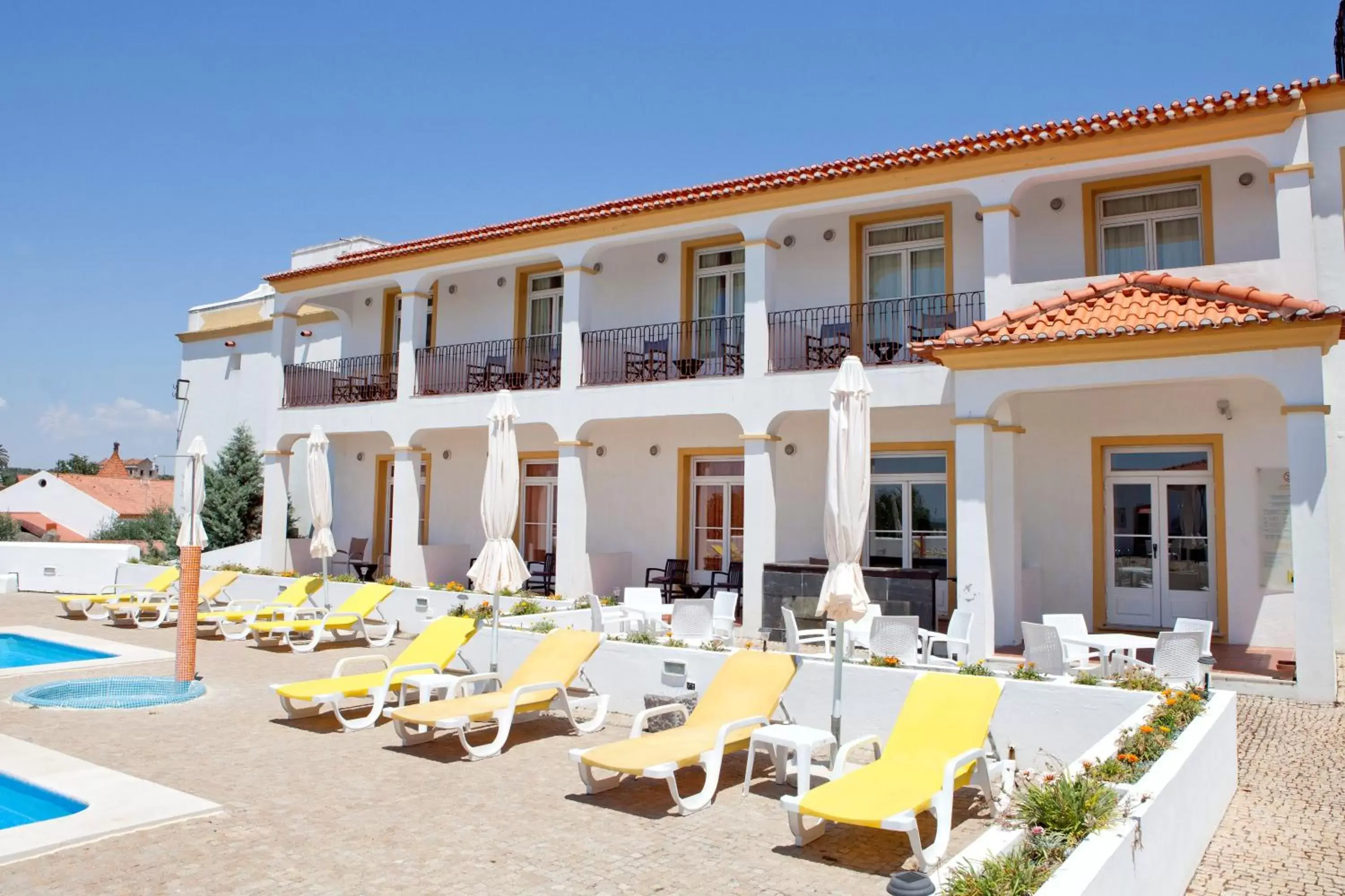 Swimming pool, Property Building in Hotel Convento D'Alter