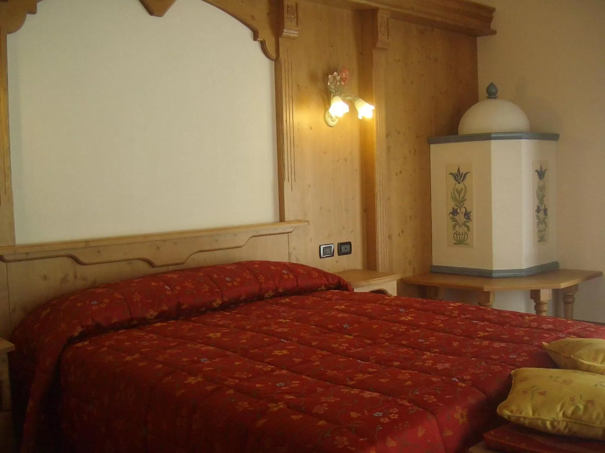 Photo of the whole room, Bed in Albergo Miramonti Dependance