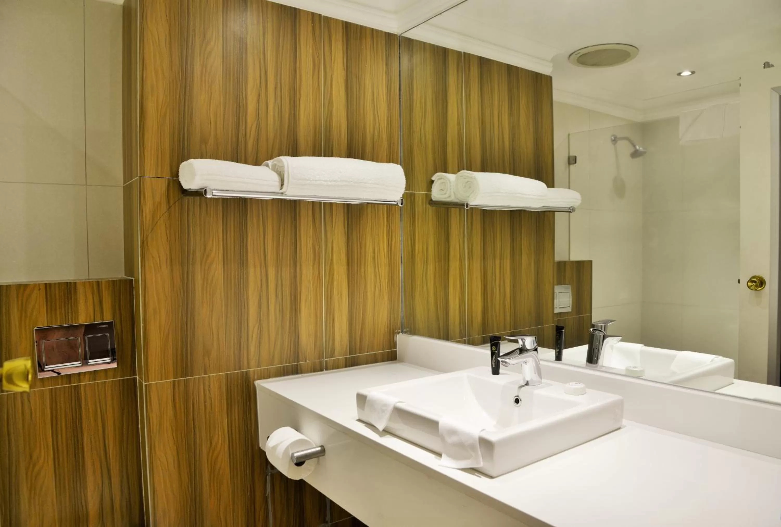 Bathroom in The Capetonian - Halal