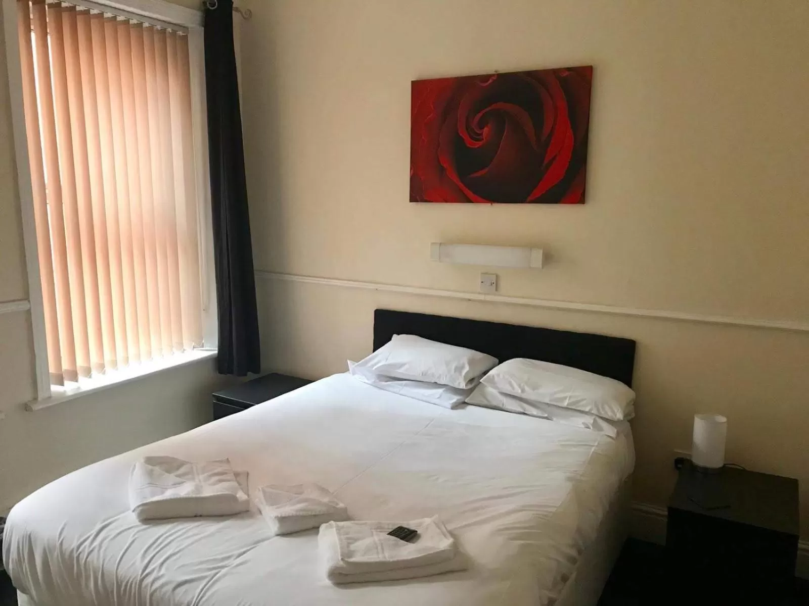 Bed in Hayward Hotel