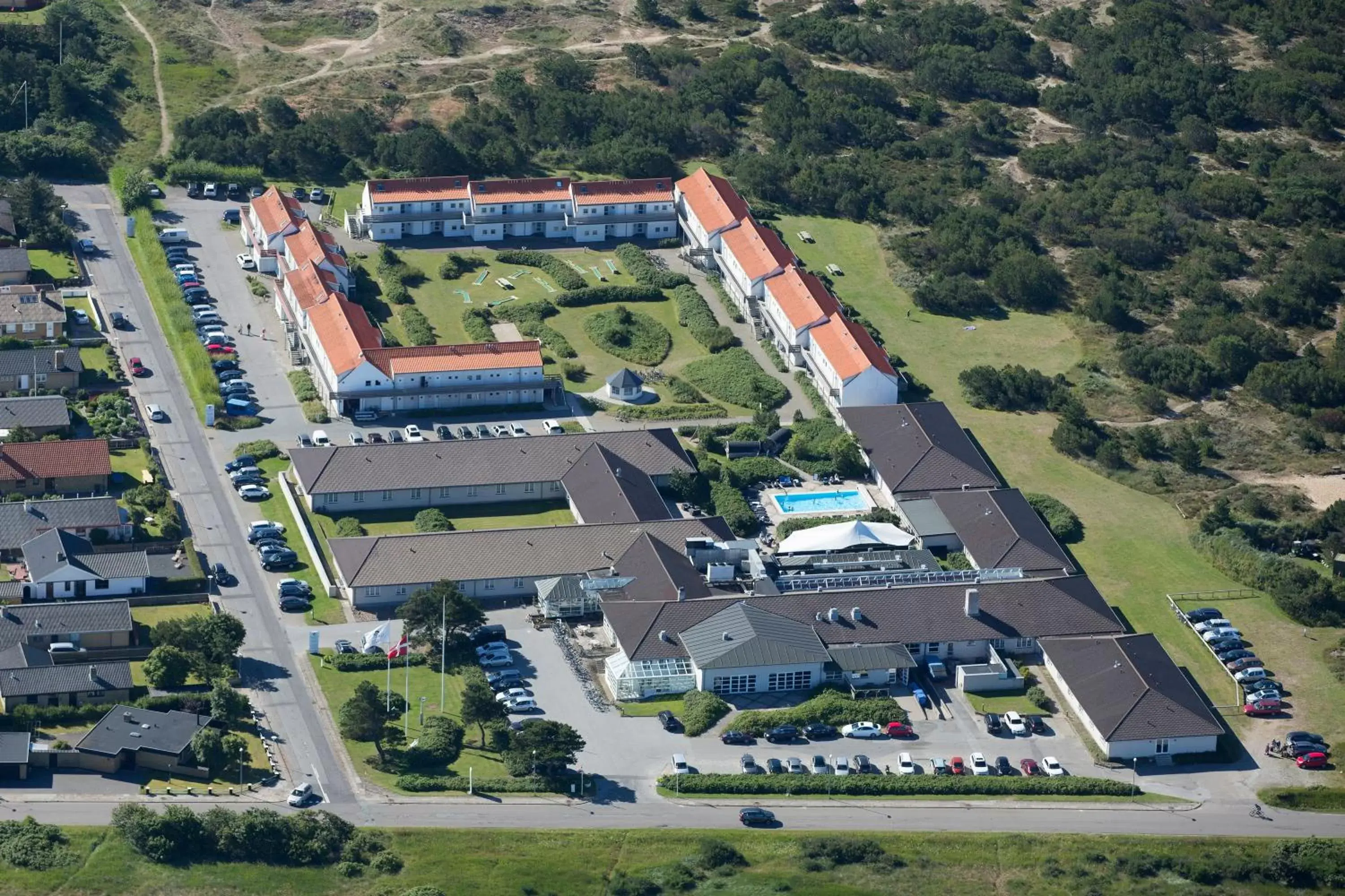 Bird's eye view, Bird's-eye View in Color Hotel Skagen