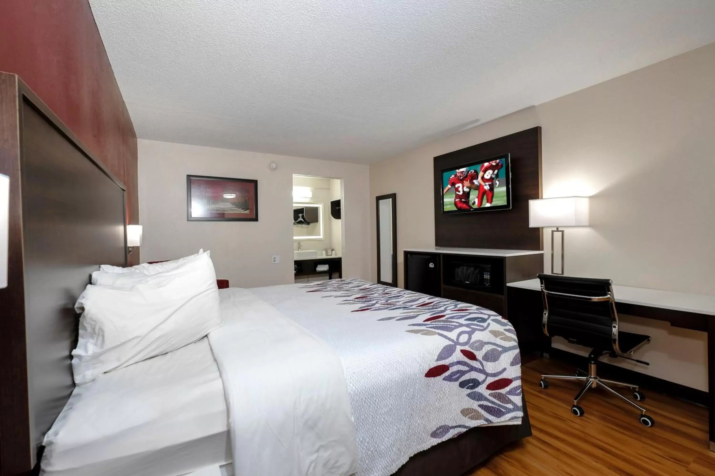 Photo of the whole room, Bed in Red Roof Inn Gadsden Photo of the whole room, Bed in Red Roof Inn Gadsden