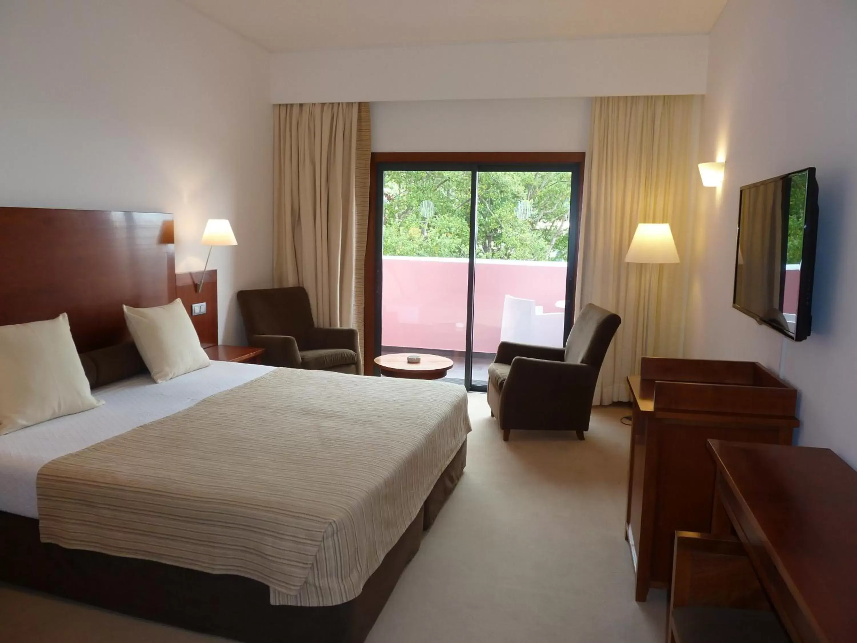 Photo of the whole room, Bed in BIO Hotel - Hotel Quinta da Serra