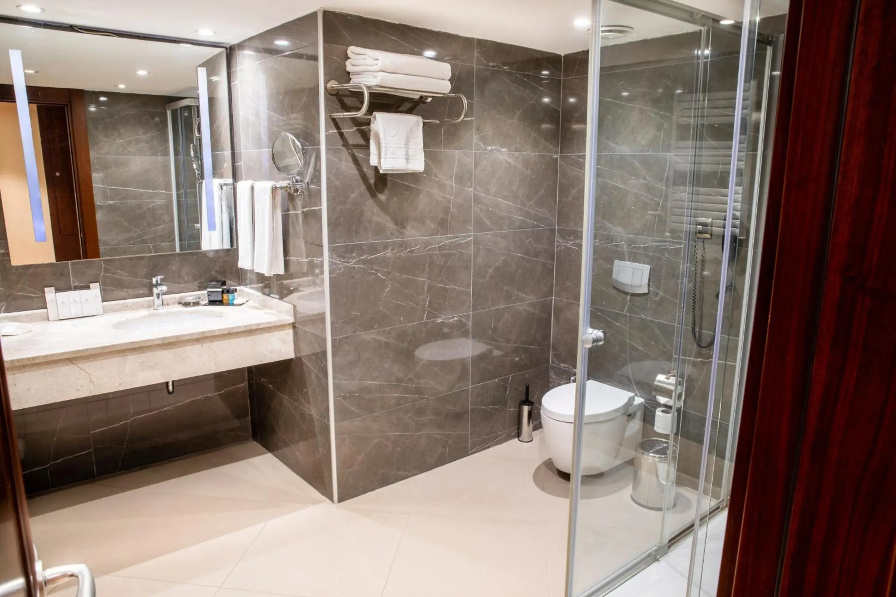Bathroom in Grand Aras Hotel & Suites