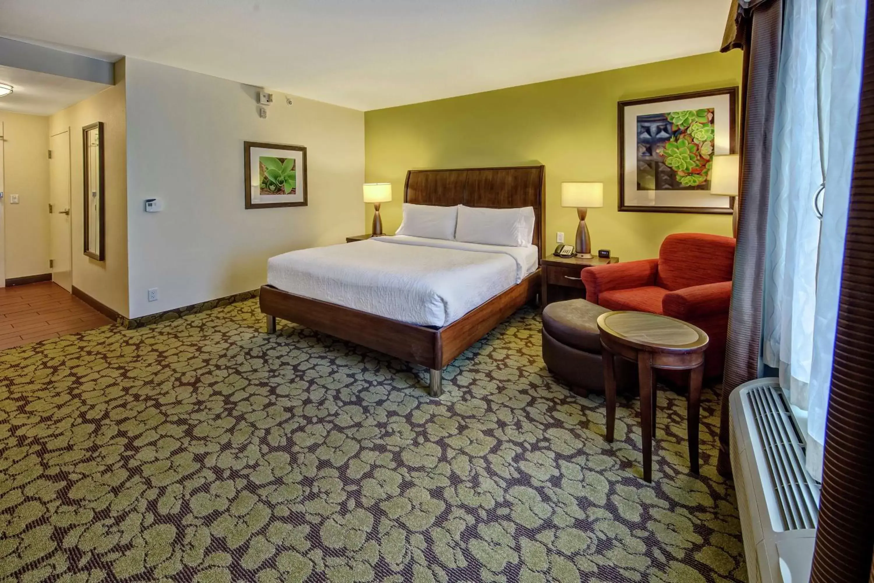 Bed in Hilton Garden Inn Memphis/Wolfchase Galleria