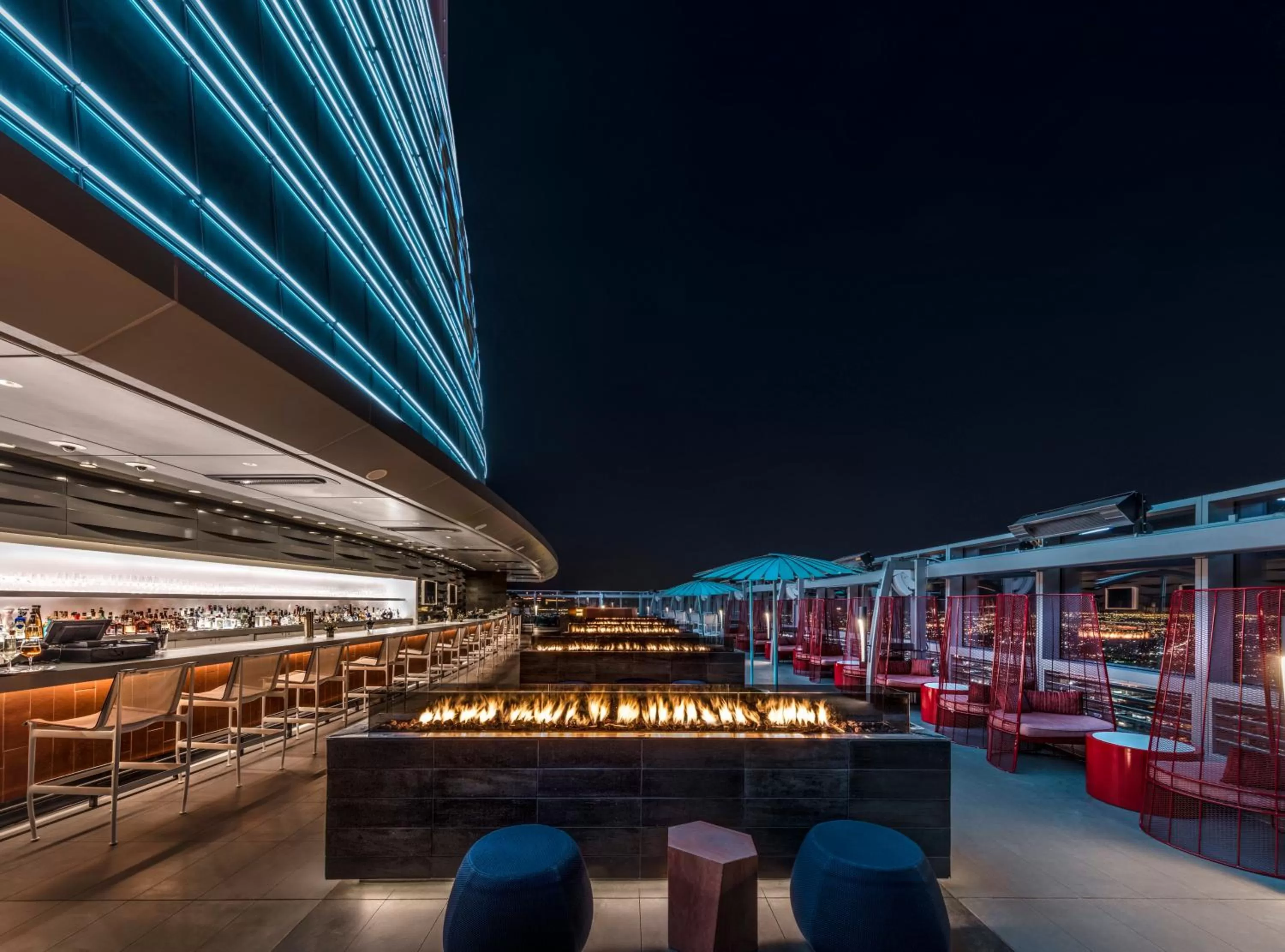 Lounge or bar in InterContinental - Los Angeles Downtown by IHG