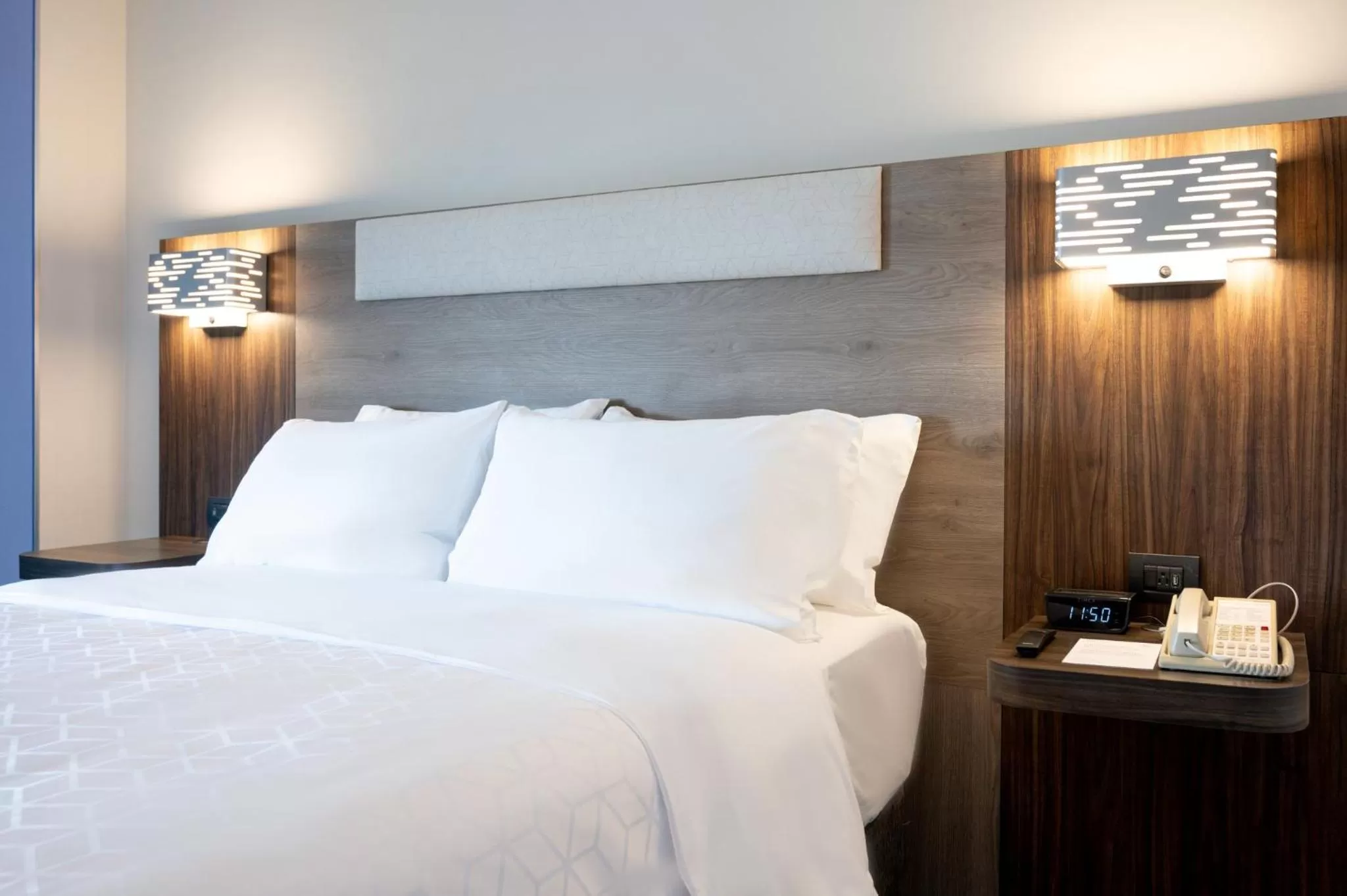 Photo of the whole room, Bed in Holiday Inn Express Mexico City Satelite by IHG