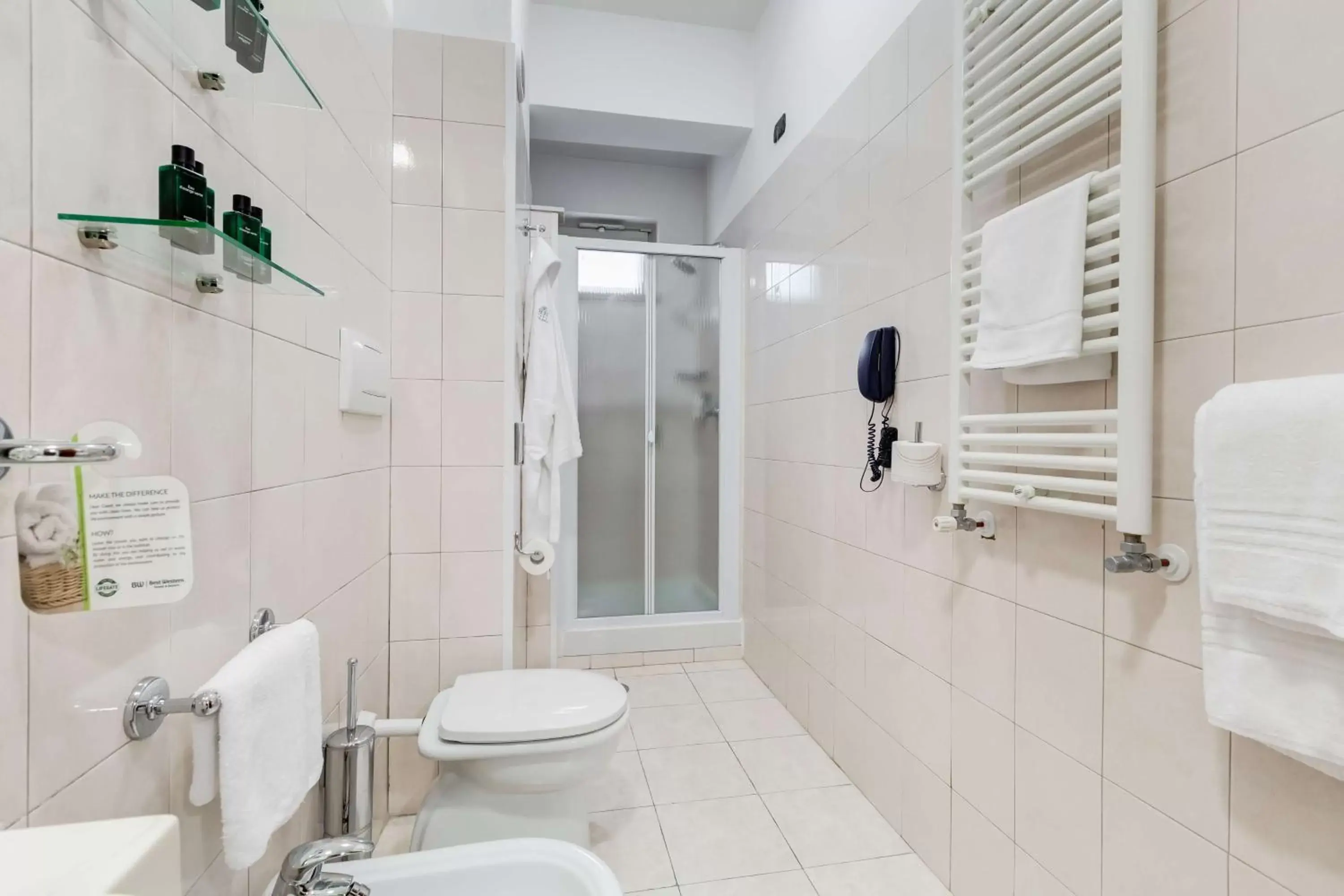 Shower, Bathroom in Best Western Hotel Rocca