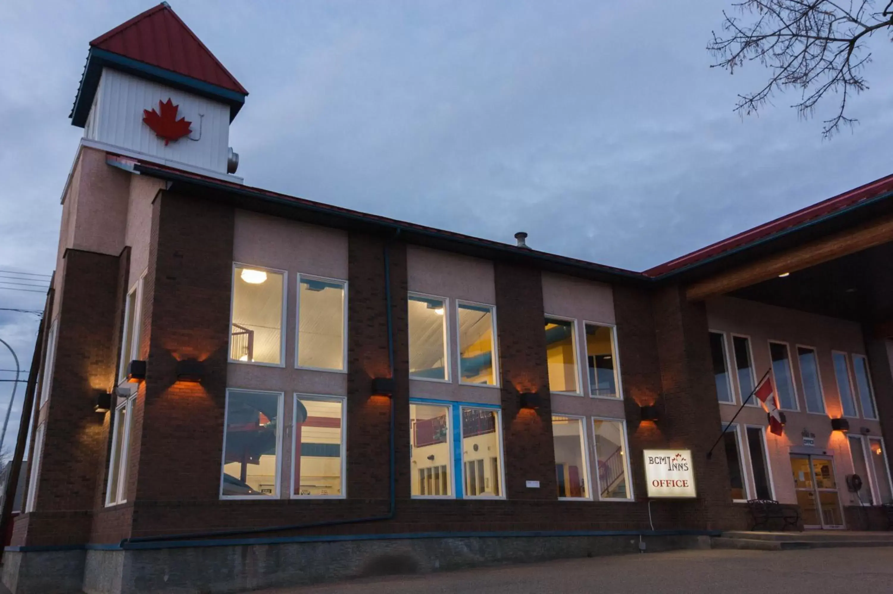 Spring, Property Building in BCMInns - Peace River