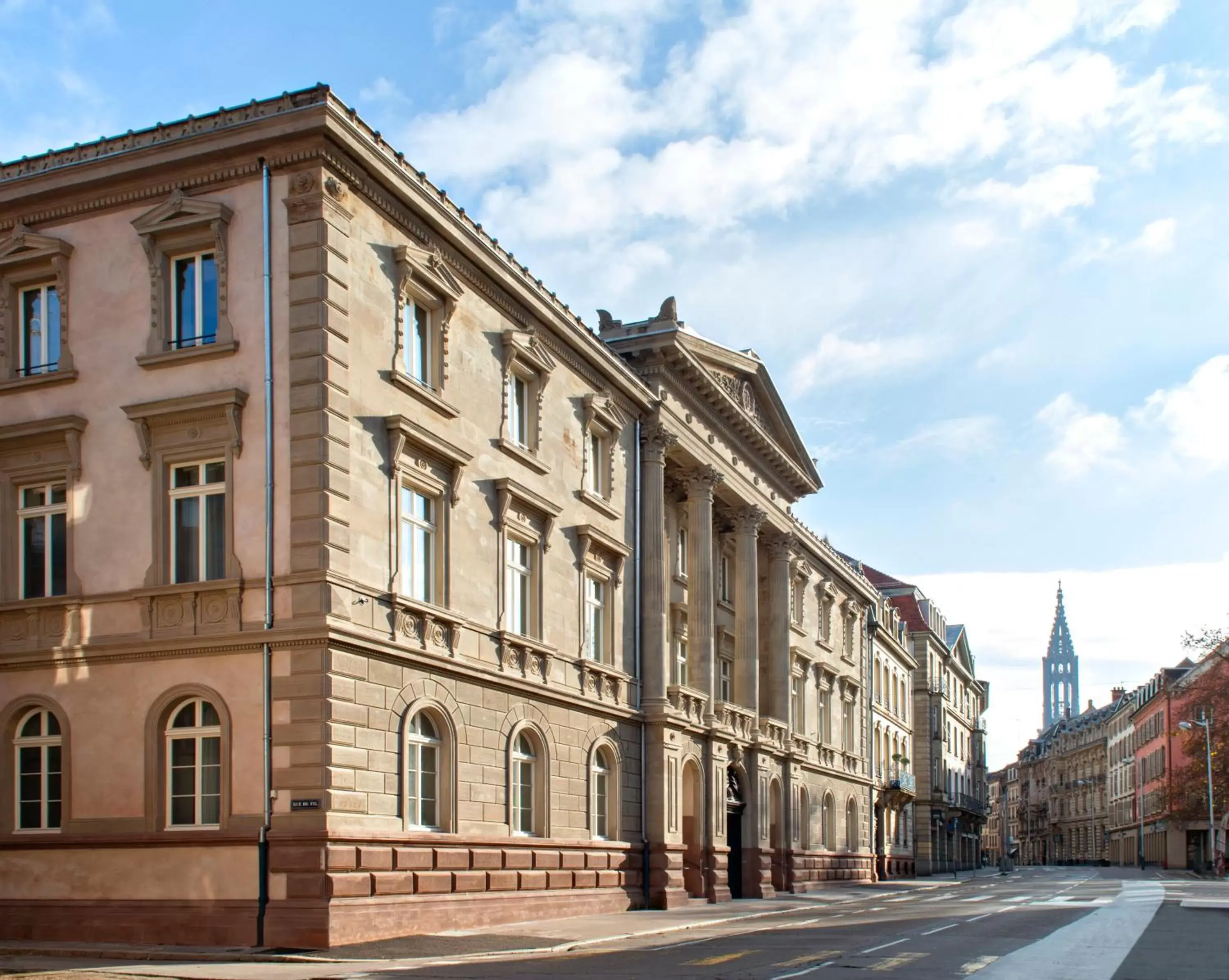 Property Building in Hôtel LÉONOR the place to live