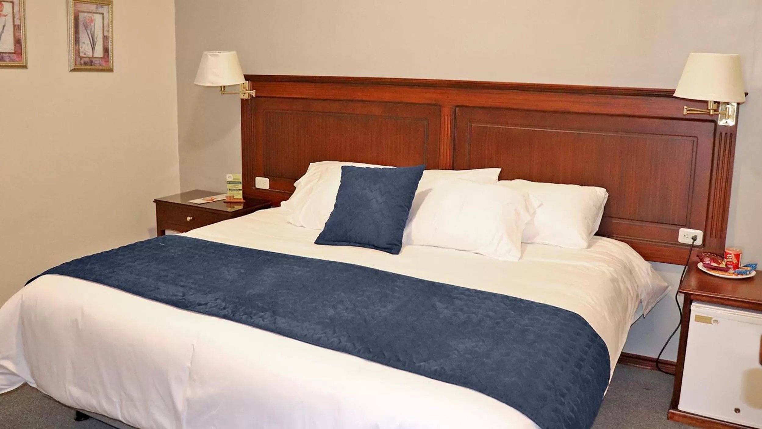 Bed in Hotel Florida