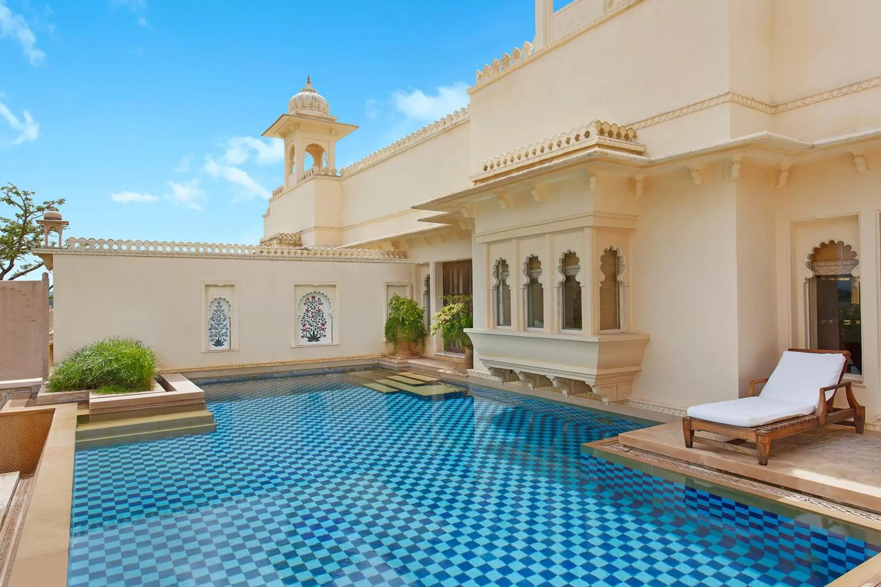 Swimming pool in The Oberoi Udaivilas Udaipur