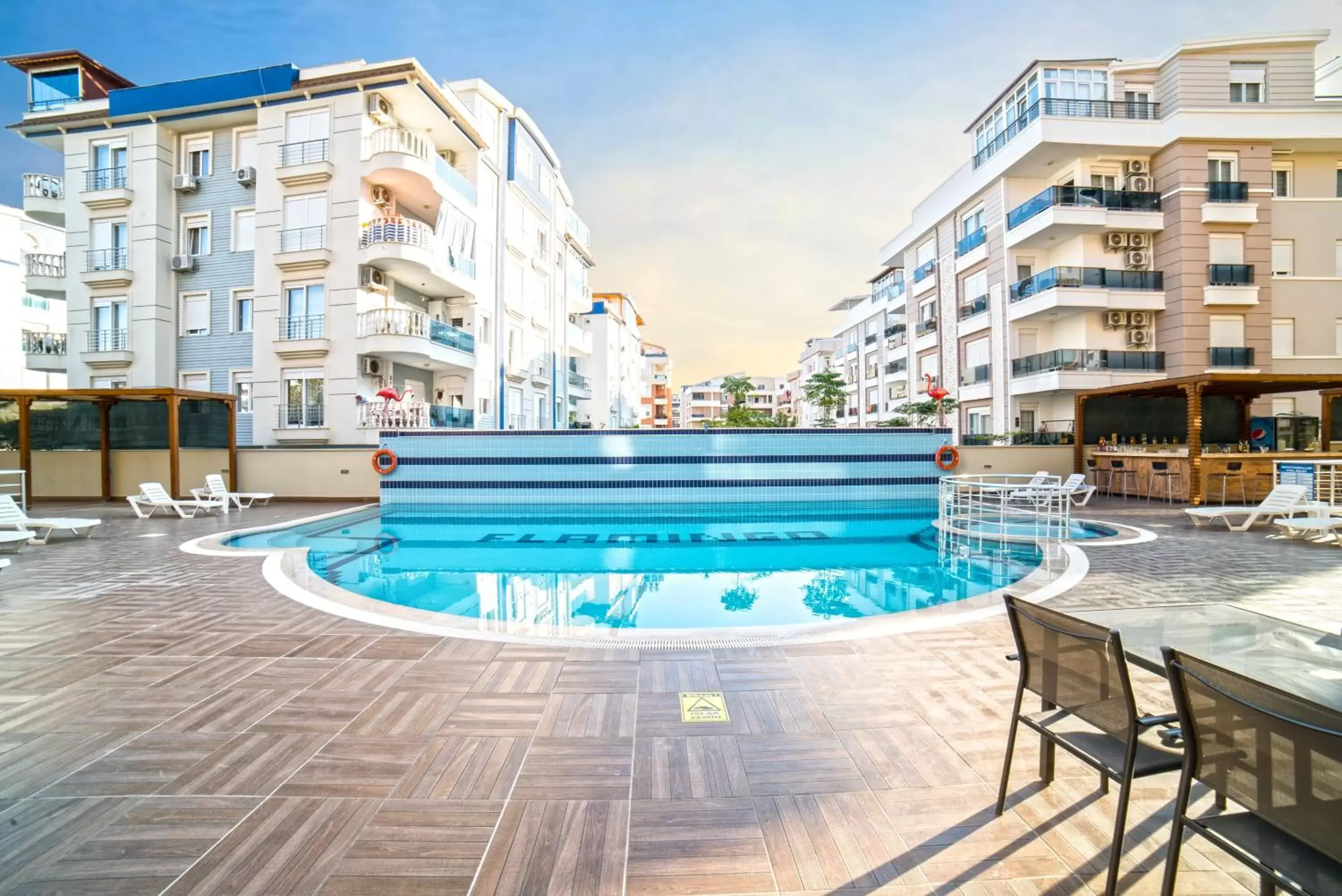 Swimming pool in Flamingo Residence Swimming pool in Flamingo Residence