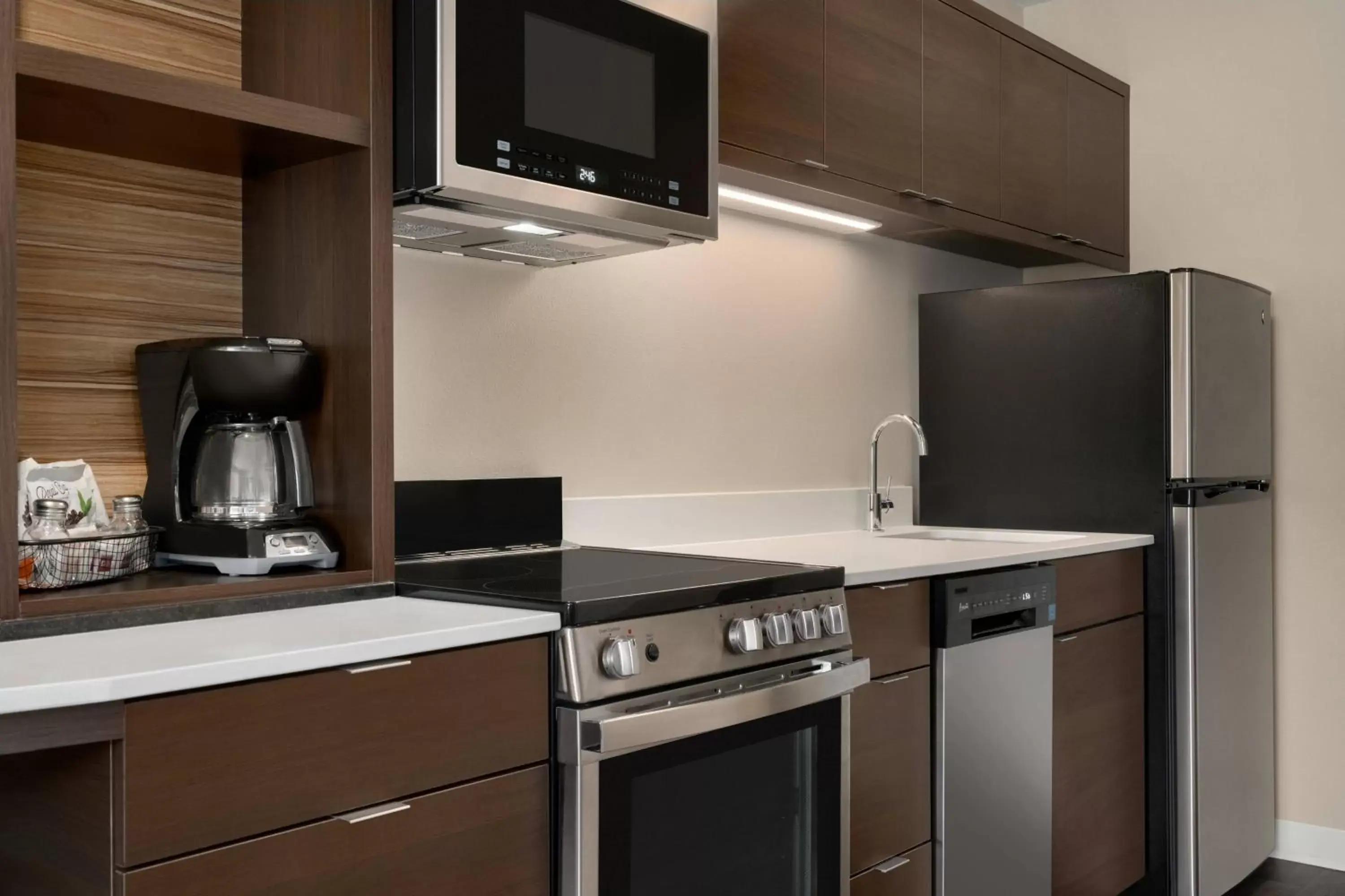 Kitchen or kitchenette, Kitchen/Kitchenette in TownePlace Suites by Marriott Logan