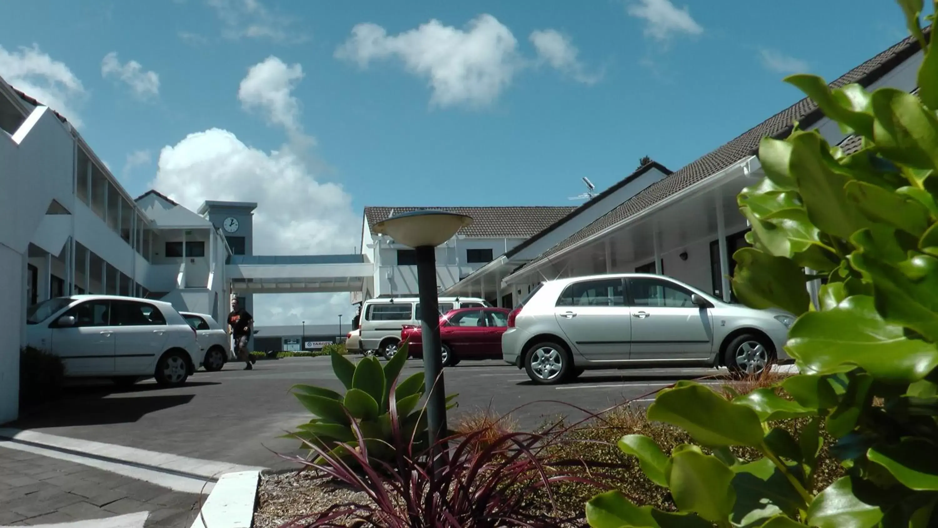 Facade/entrance, Property Building in Manukau Motor Lodge
