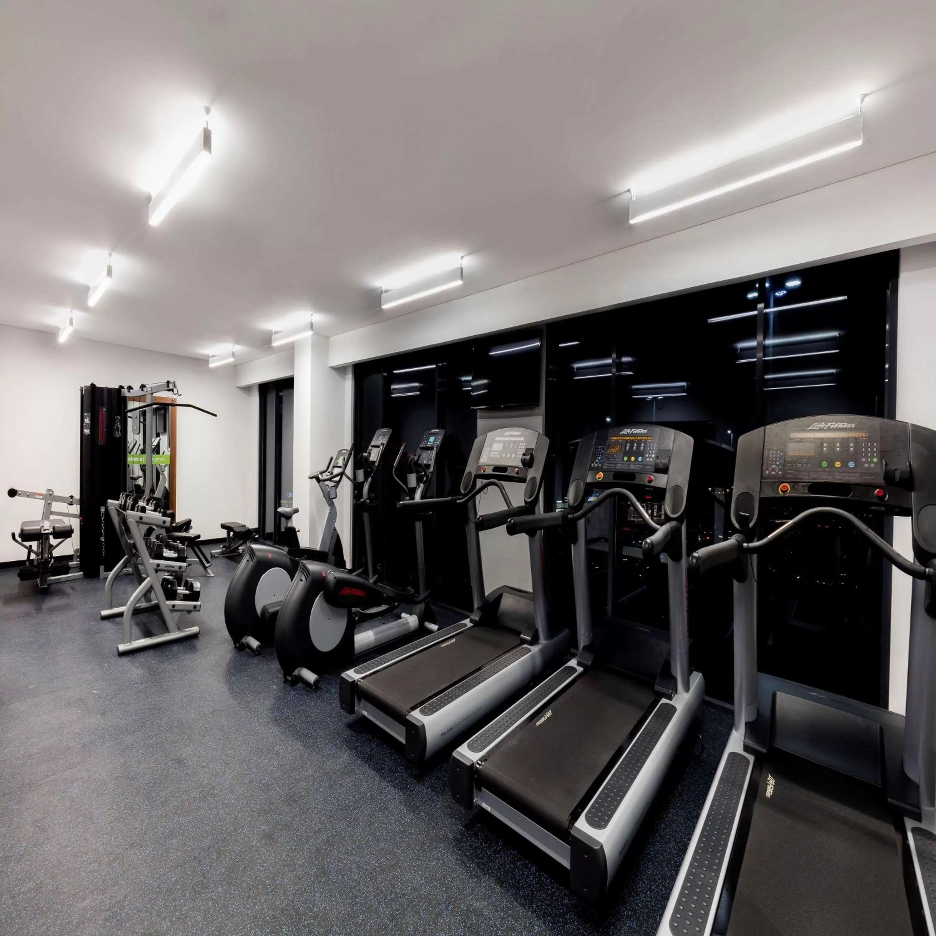 Fitness centre/facilities in Hampton Inn By Hilton Cancun Cumbres