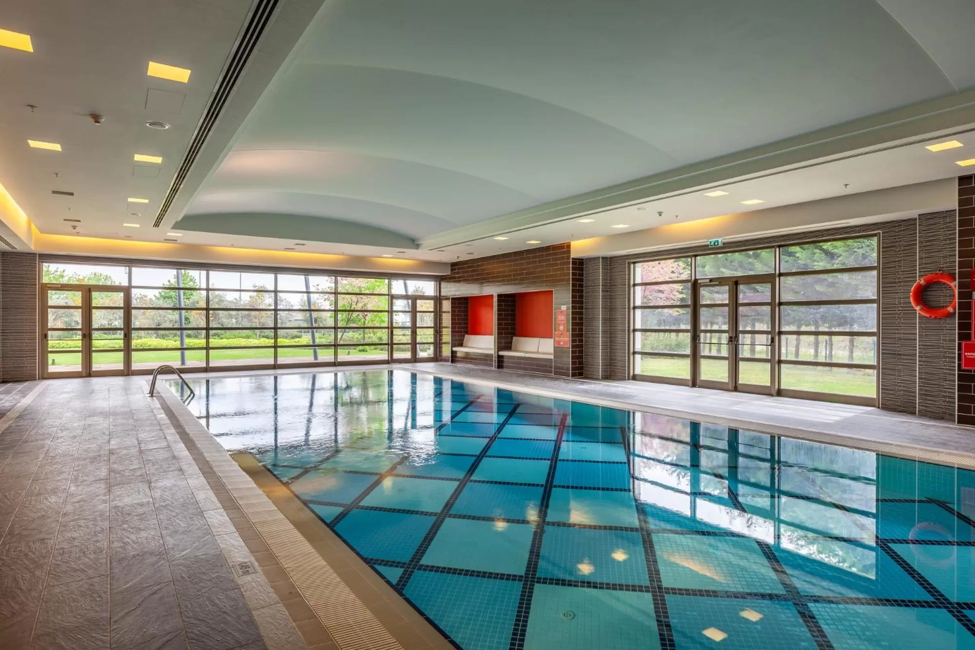 Swimming pool in Novotel Trabzon