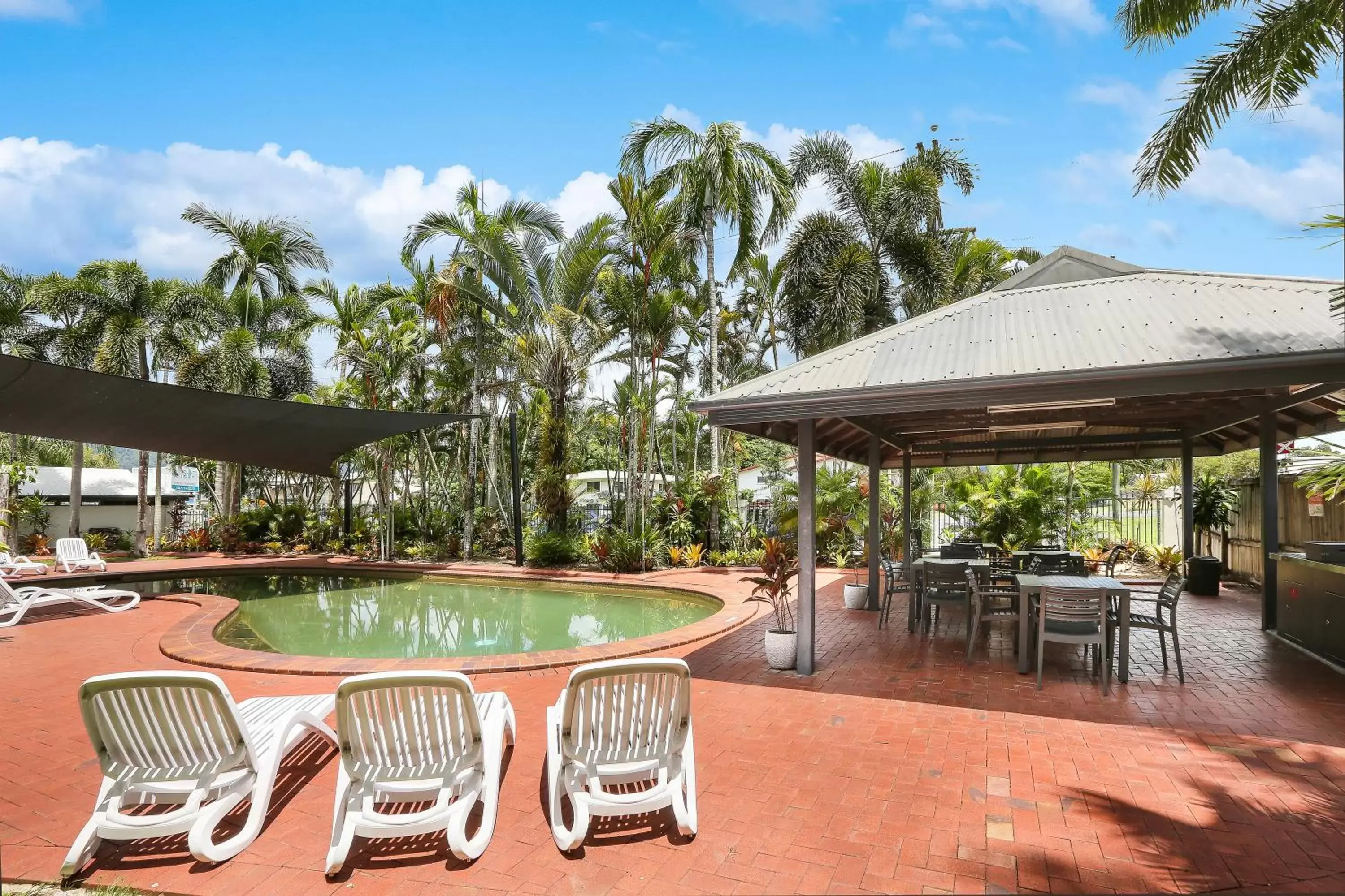 Swimming Pool in Citysider Cairns Holiday Apartments