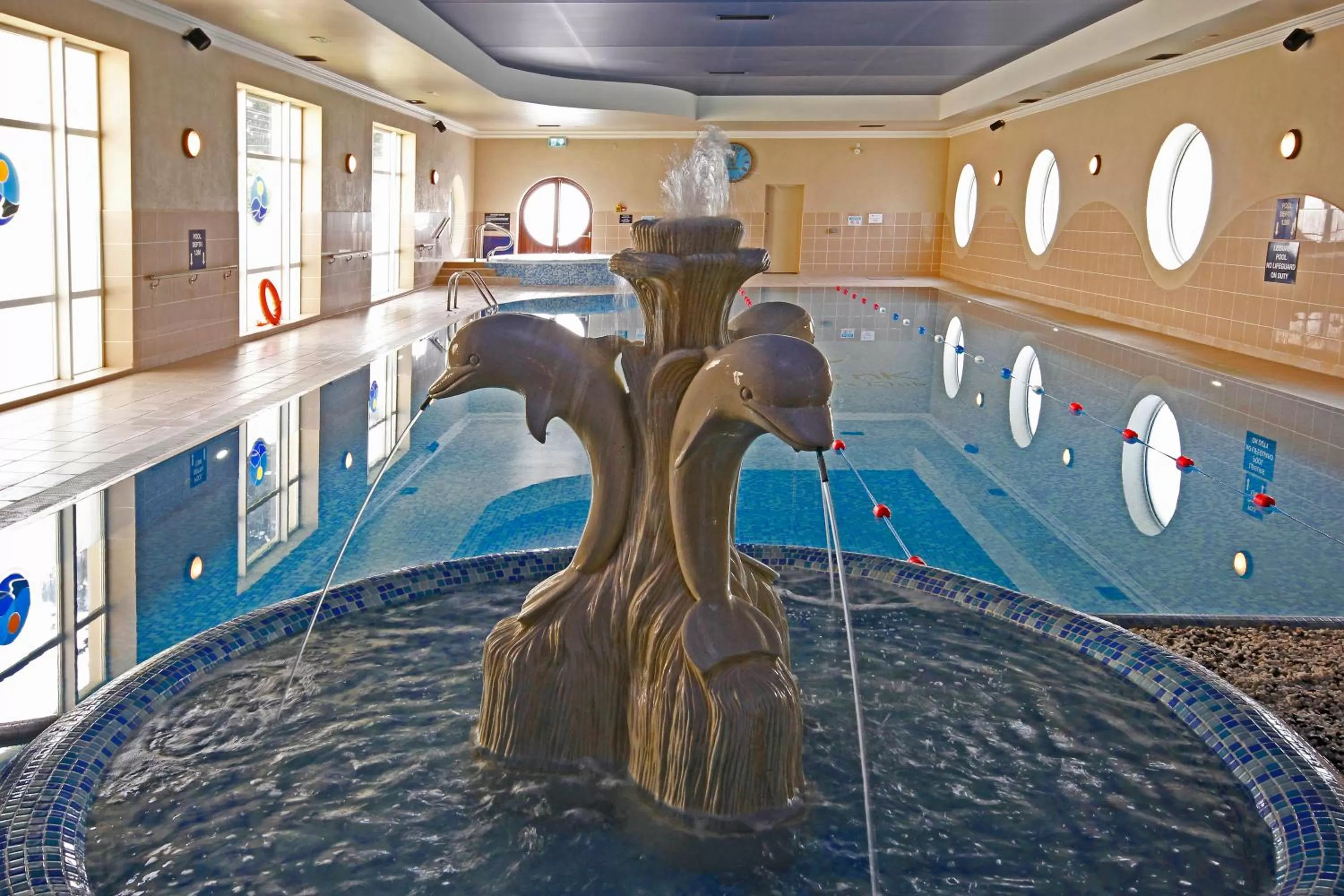 Swimming pool in Seven Oaks Hotel