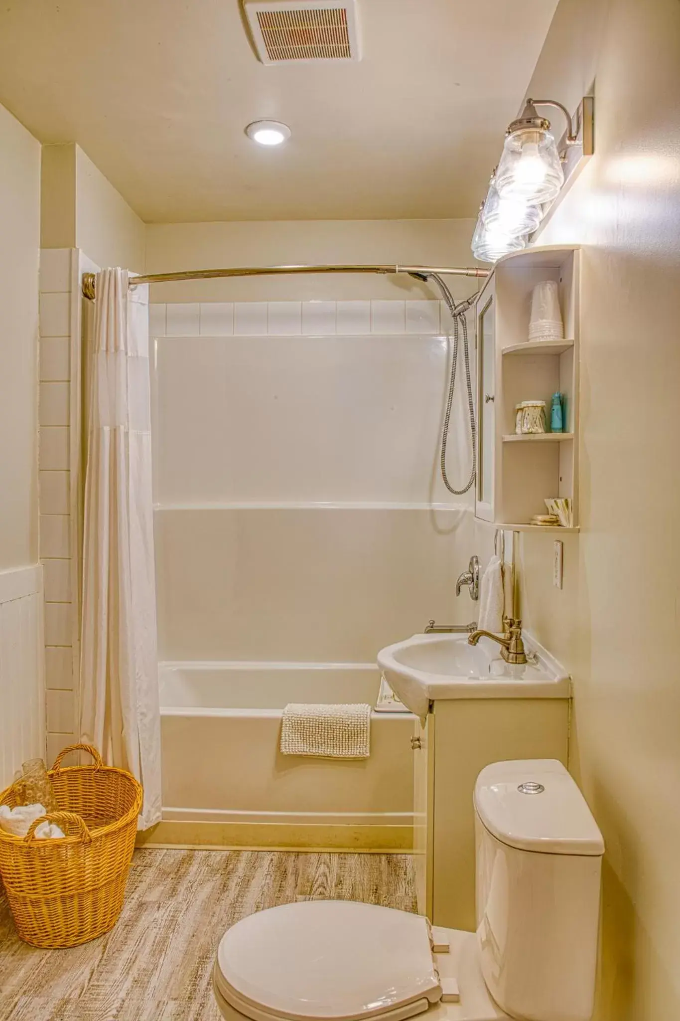 Bathroom in Barefoot Villas and Retreat