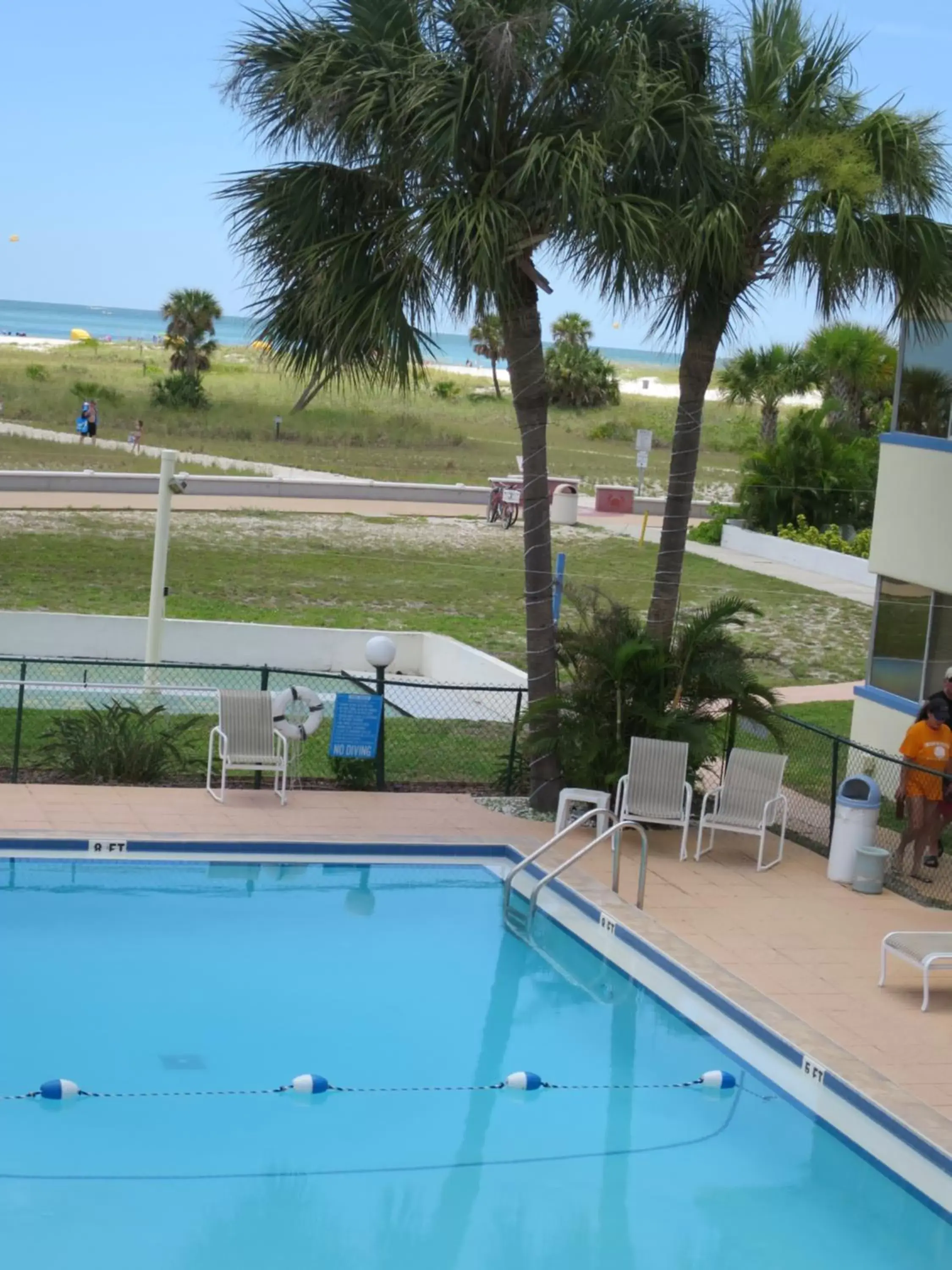 Swimming Pool in Arvilla Motel