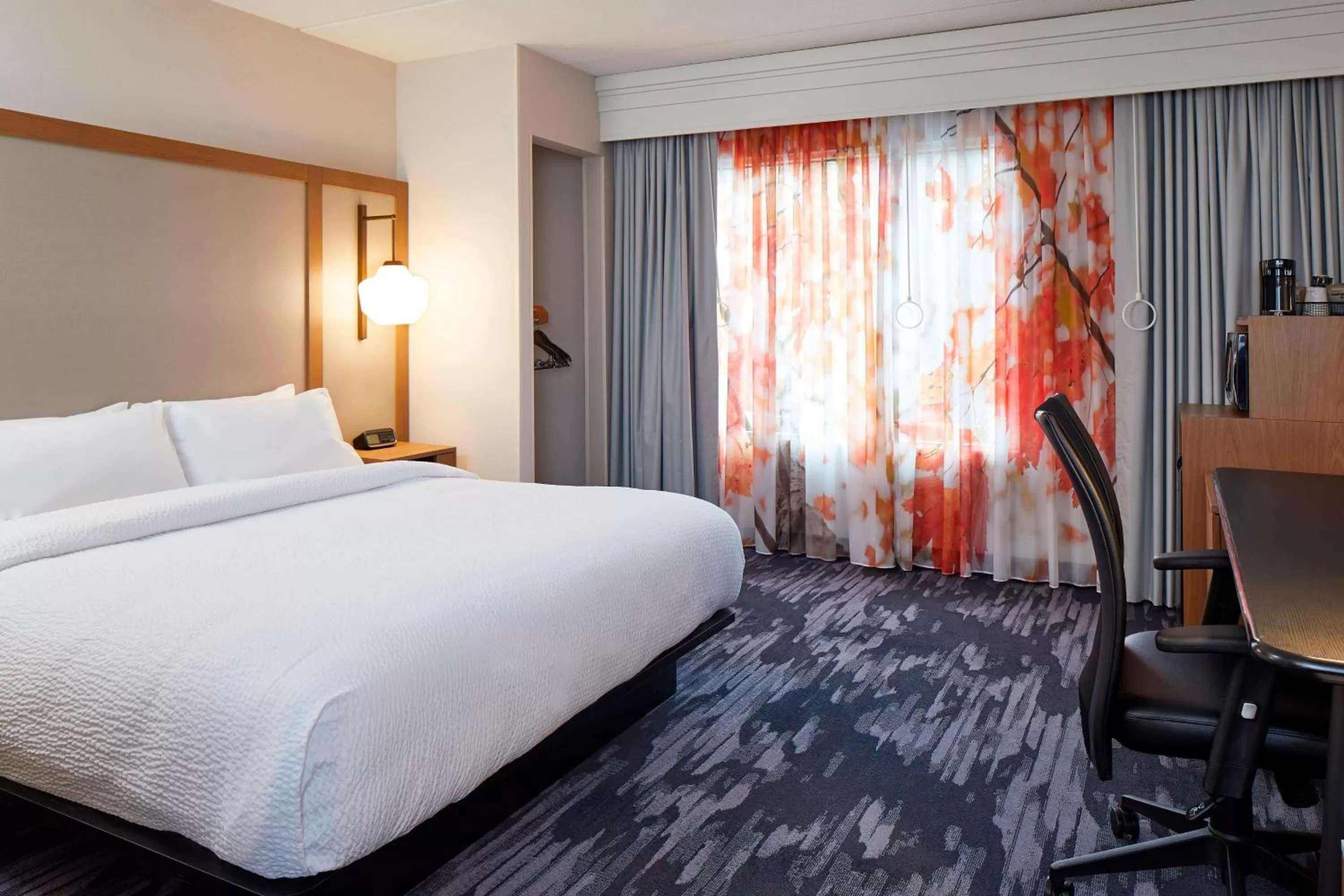 Photo of the whole room, Bed in Fairfield Inn & Suites by Marriott Albany Airport