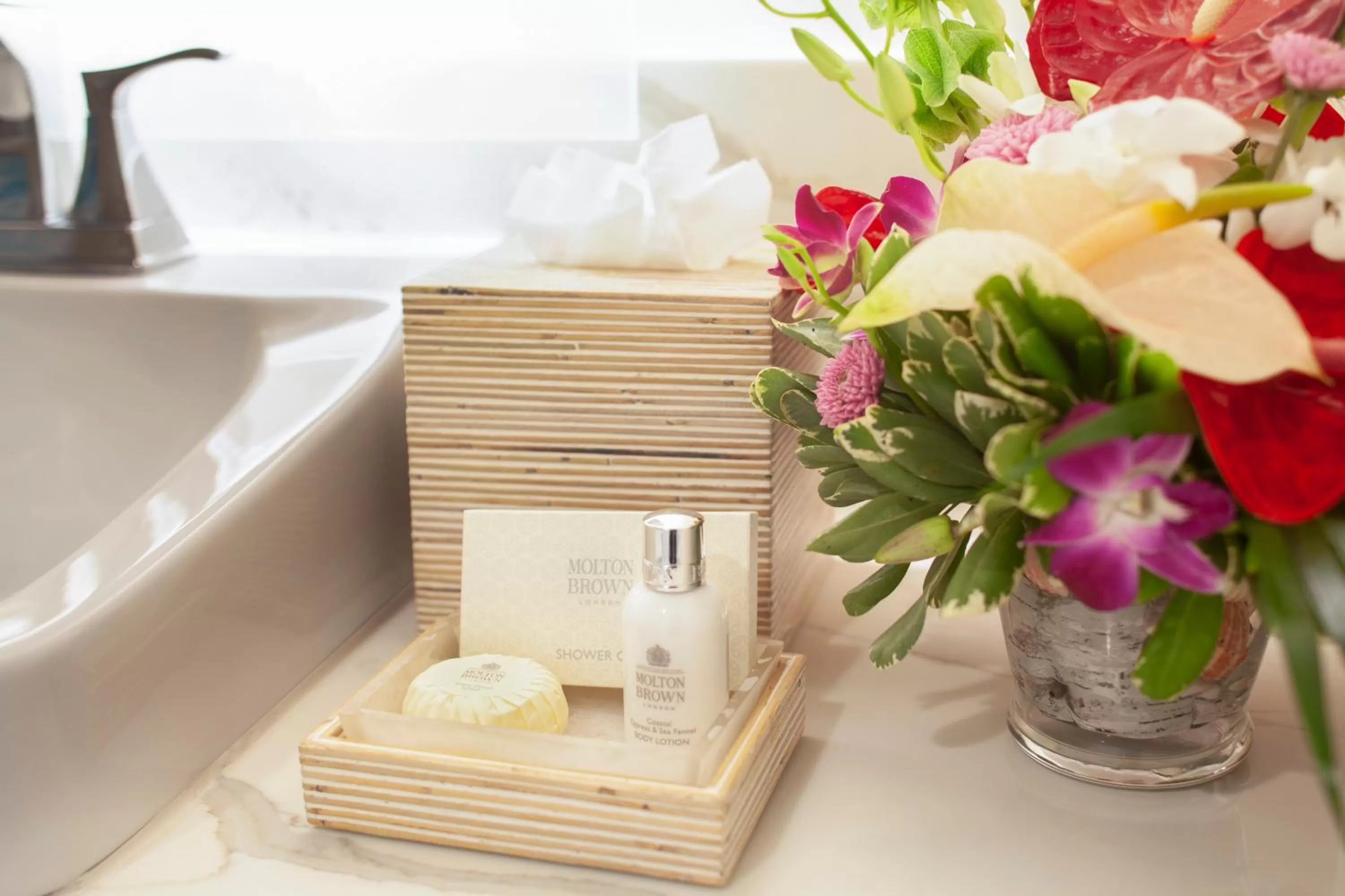 Bathroom in Pier House Resort & Spa
