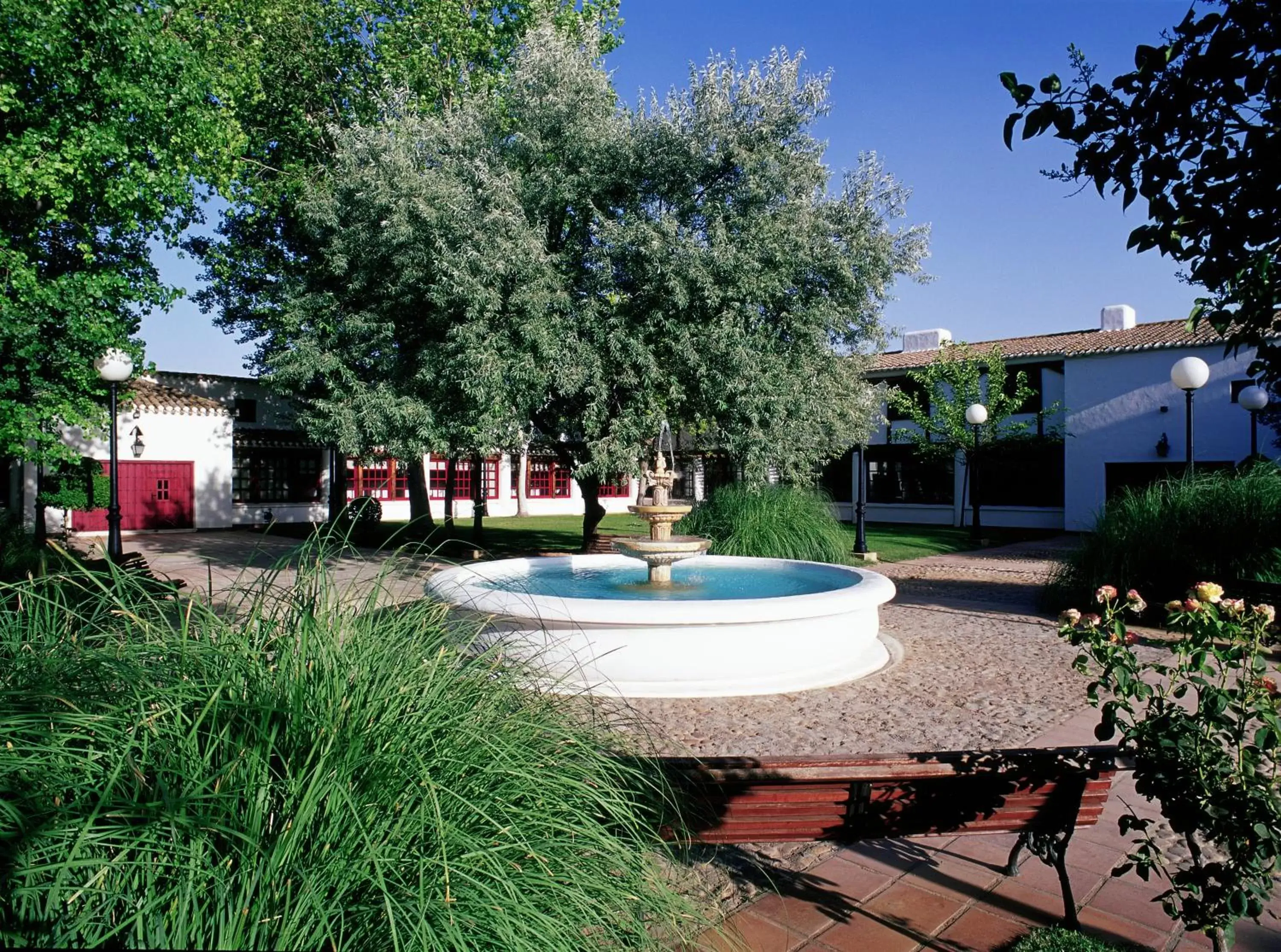 Patio, Swimming Pool in Parador de Albacete