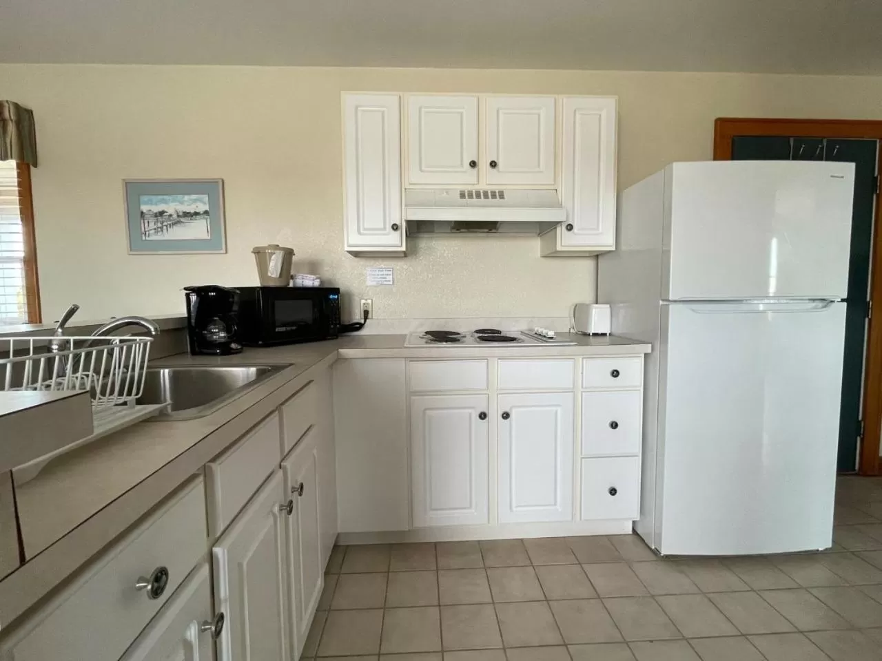 minibar in Pony Island Inn