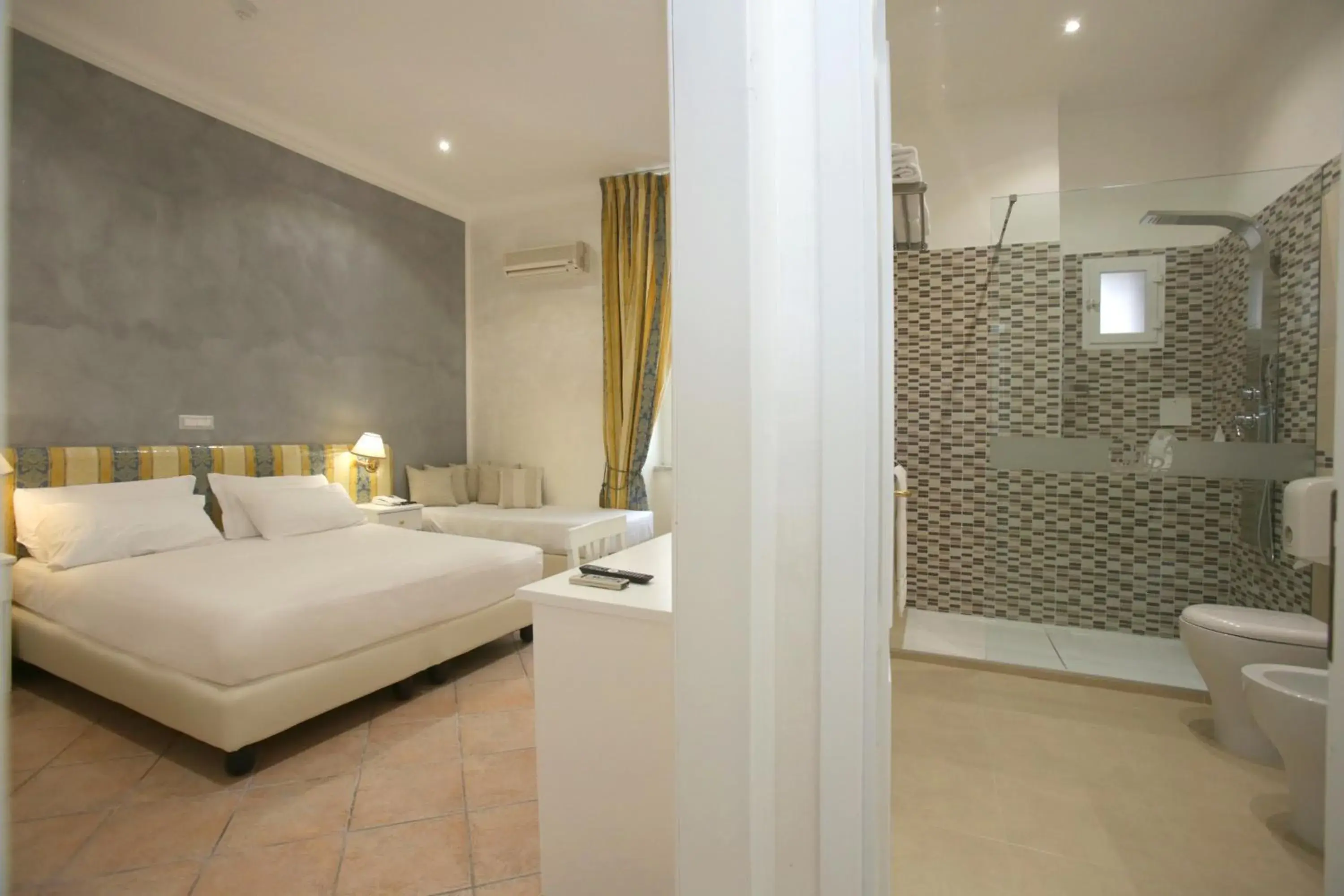 Photo of the whole room, Bathroom in Hotel Vergilius Billia