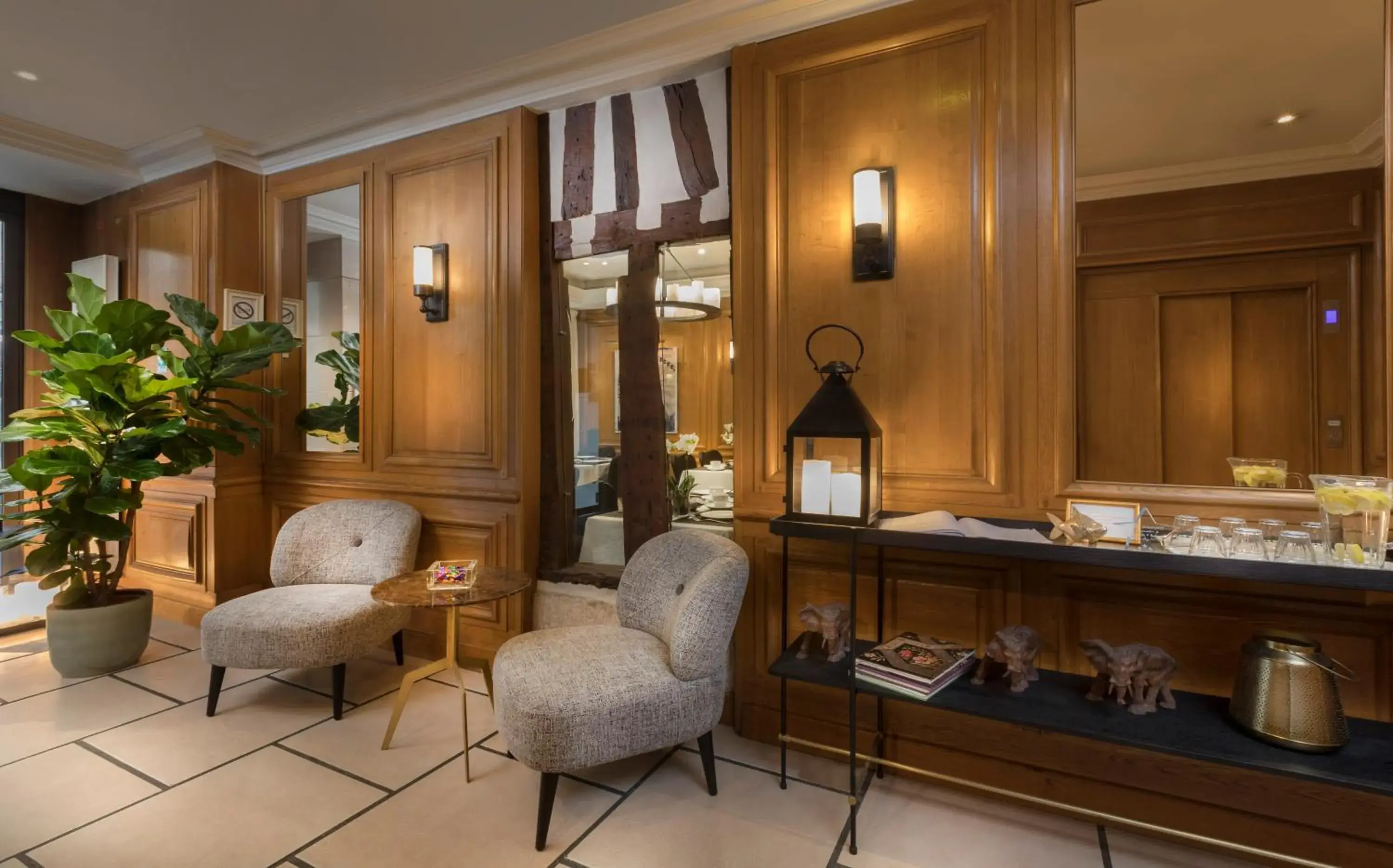 Lobby or reception in Dauphine Saint Germain Lobby or reception in Dauphine Saint Germain