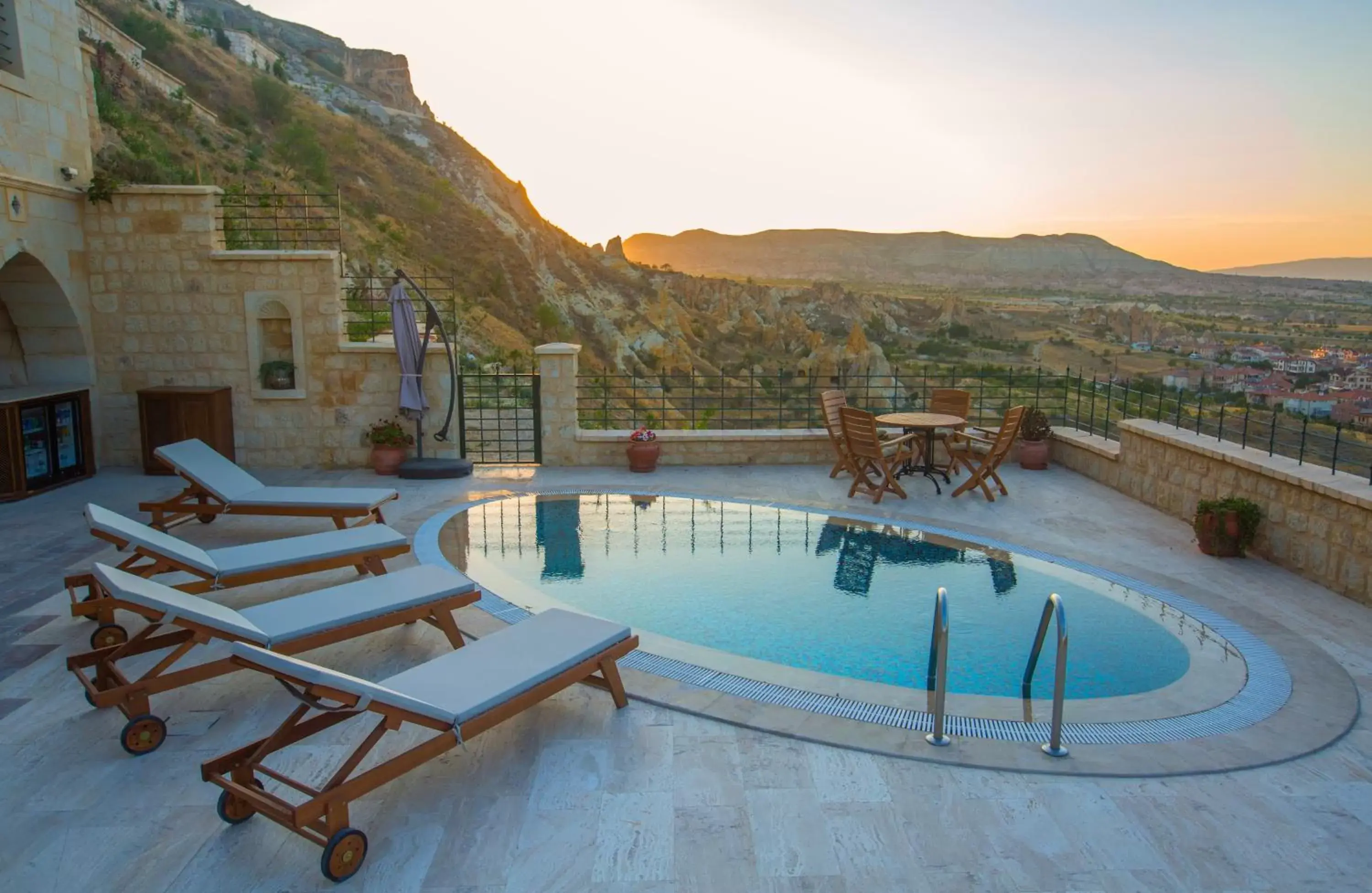 Pool view, Swimming Pool in Kayakapi Premium Caves Cappadocia
