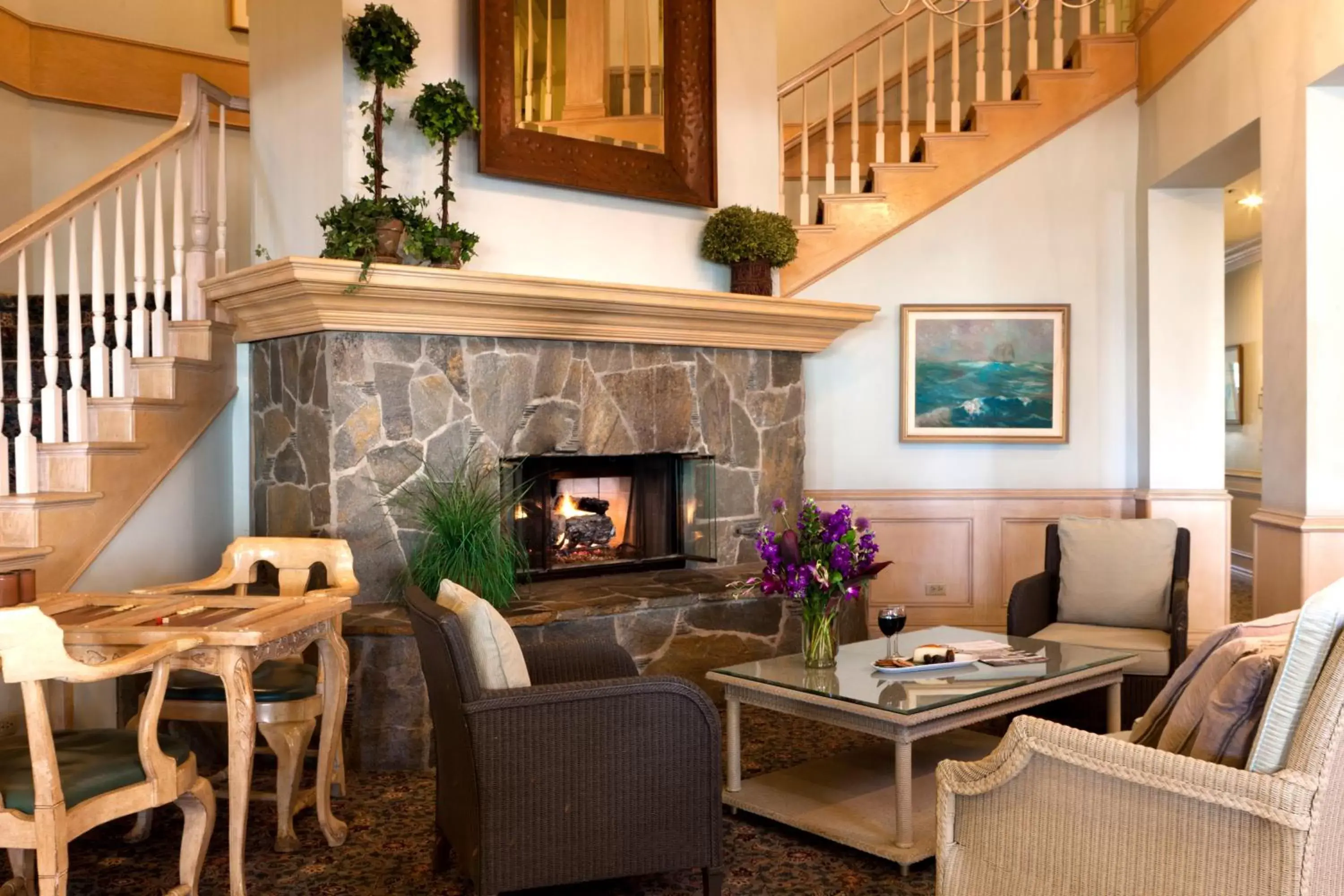 Lobby or reception, Seating Area in Blue Lantern Inn, A Four Sisters Inn