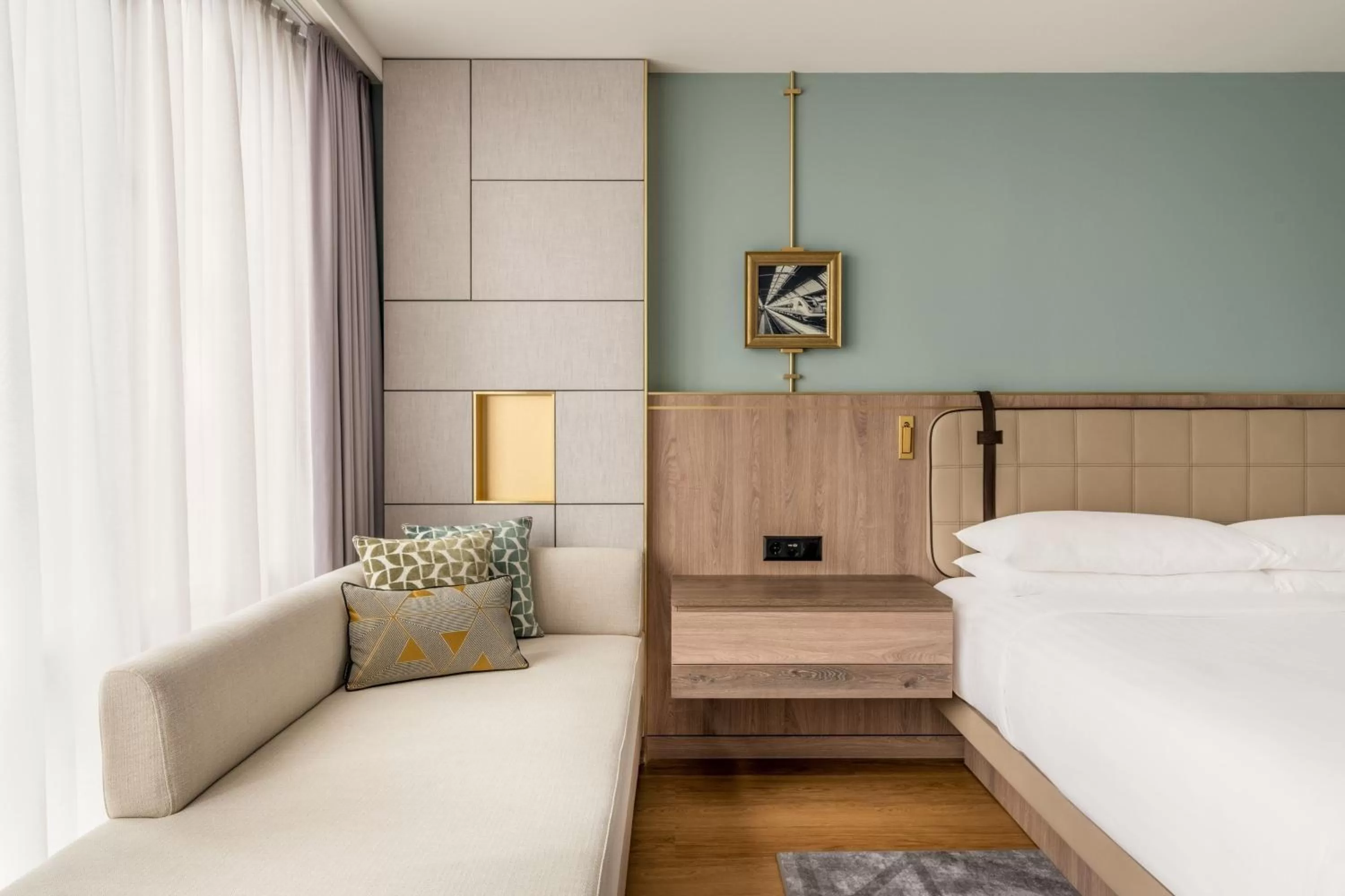 Bedroom, Bed in Zurich Marriott Hotel