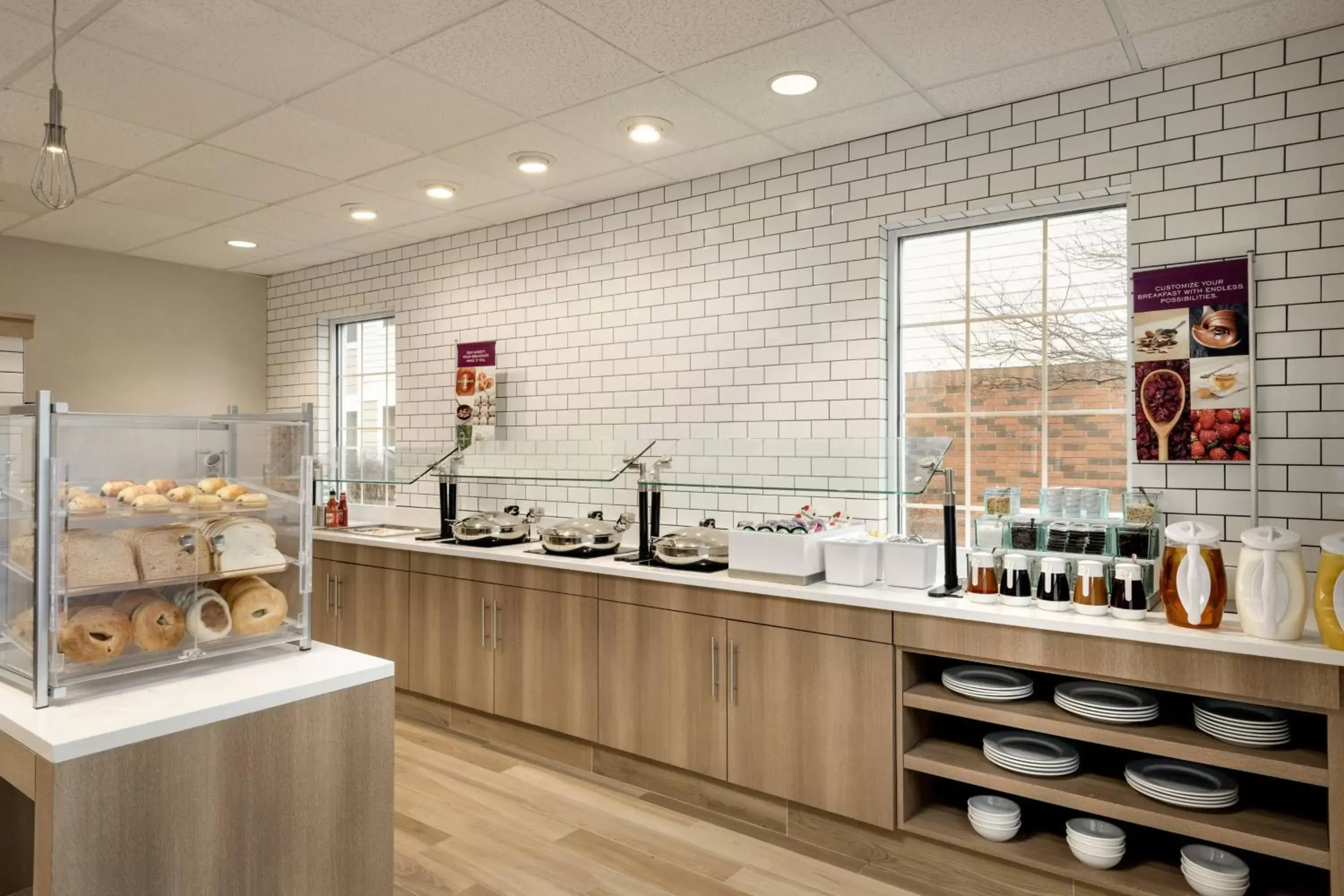 Breakfast, Kitchen/Kitchenette in Residence Inn by Marriott West Springfield