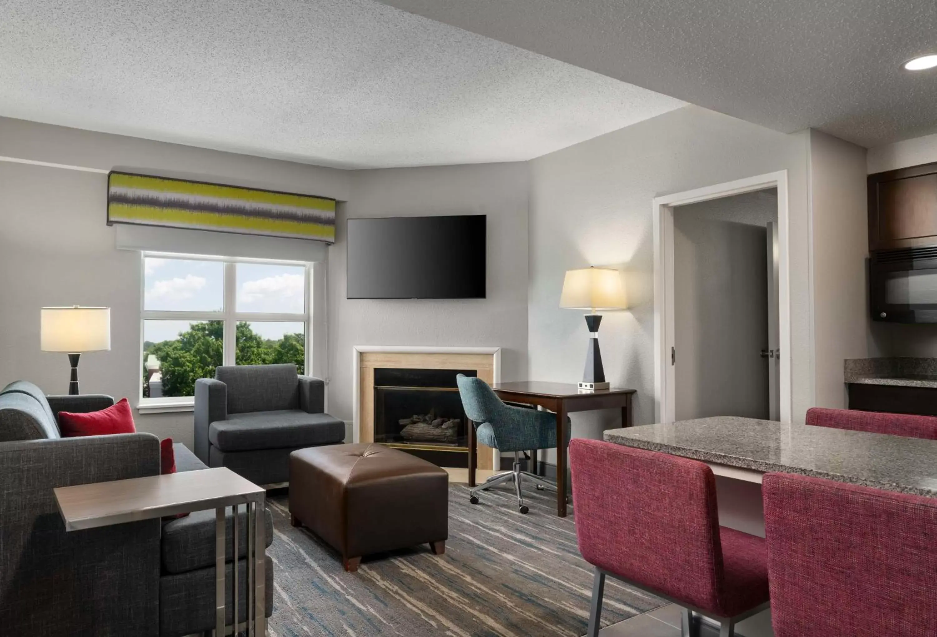 Bedroom, Seating Area in Hampton Inn & Suites Newport News-Airport - Oyster Point Area