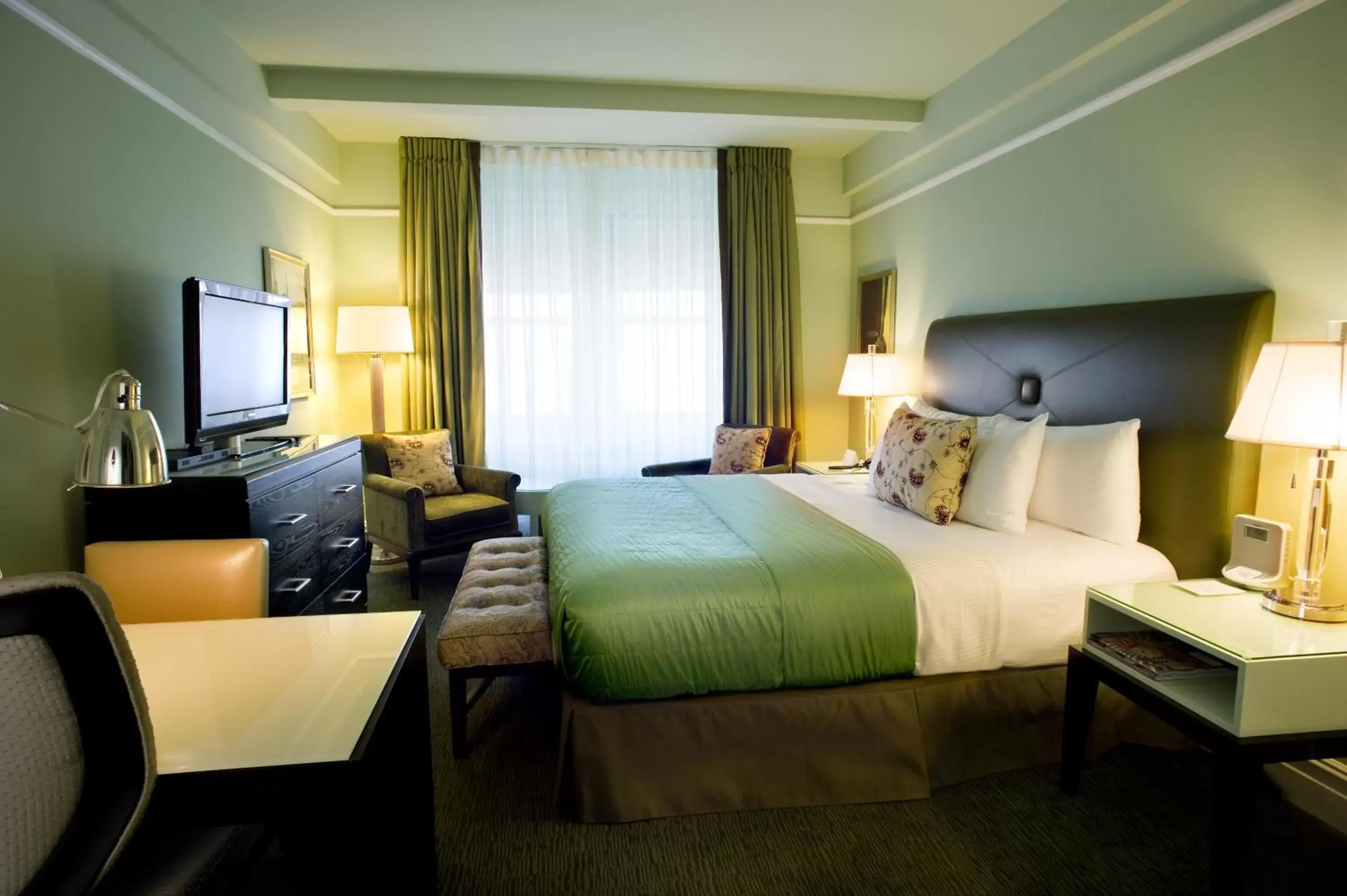 Bedroom, Bed in Hotel Beacon