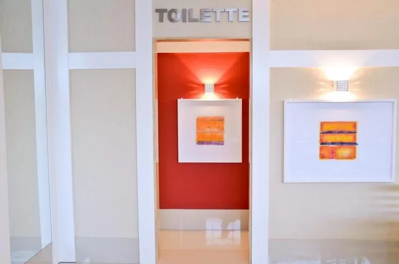 Restaurant/places to eat in Capri Hotel