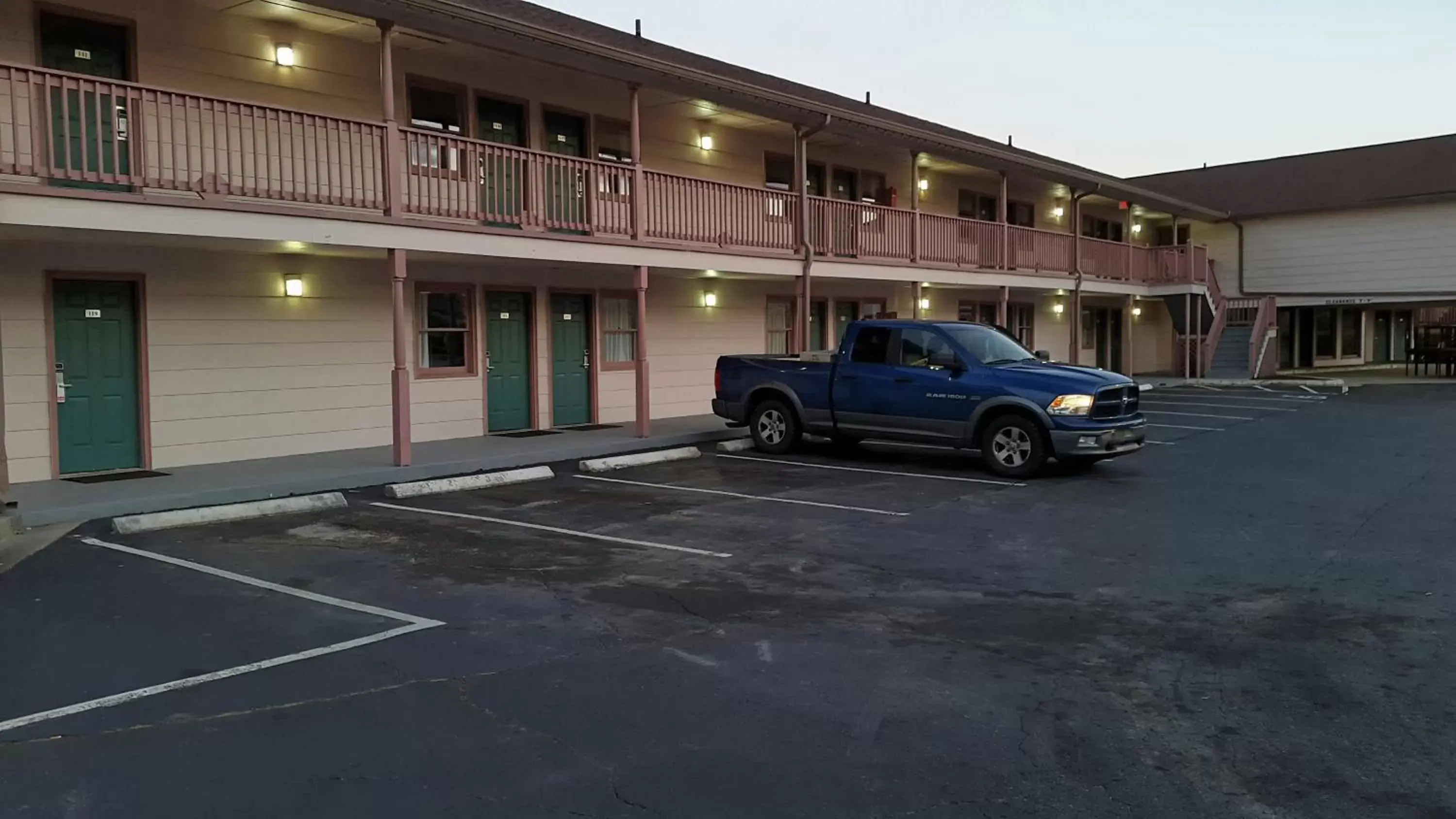 Property Building in Mountain Valley Inn